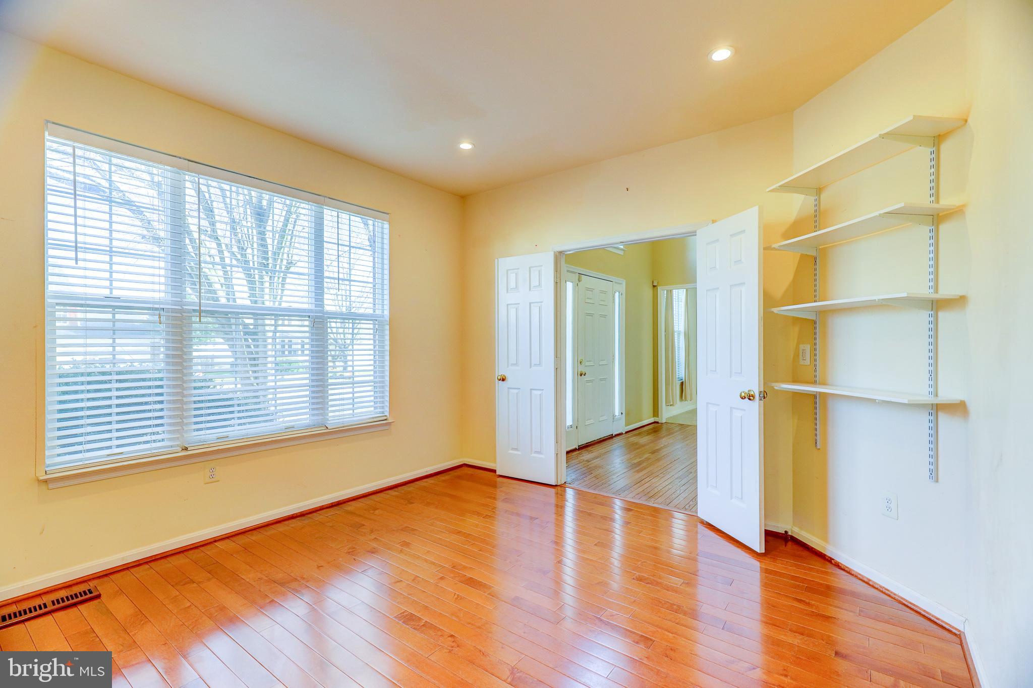 BLOOMS CROSSING - Residential