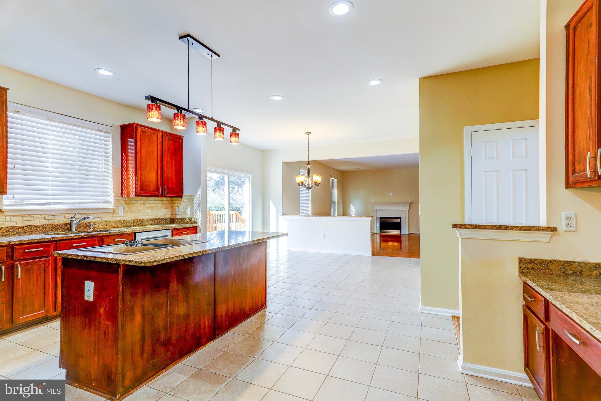 BLOOMS CROSSING - Residential