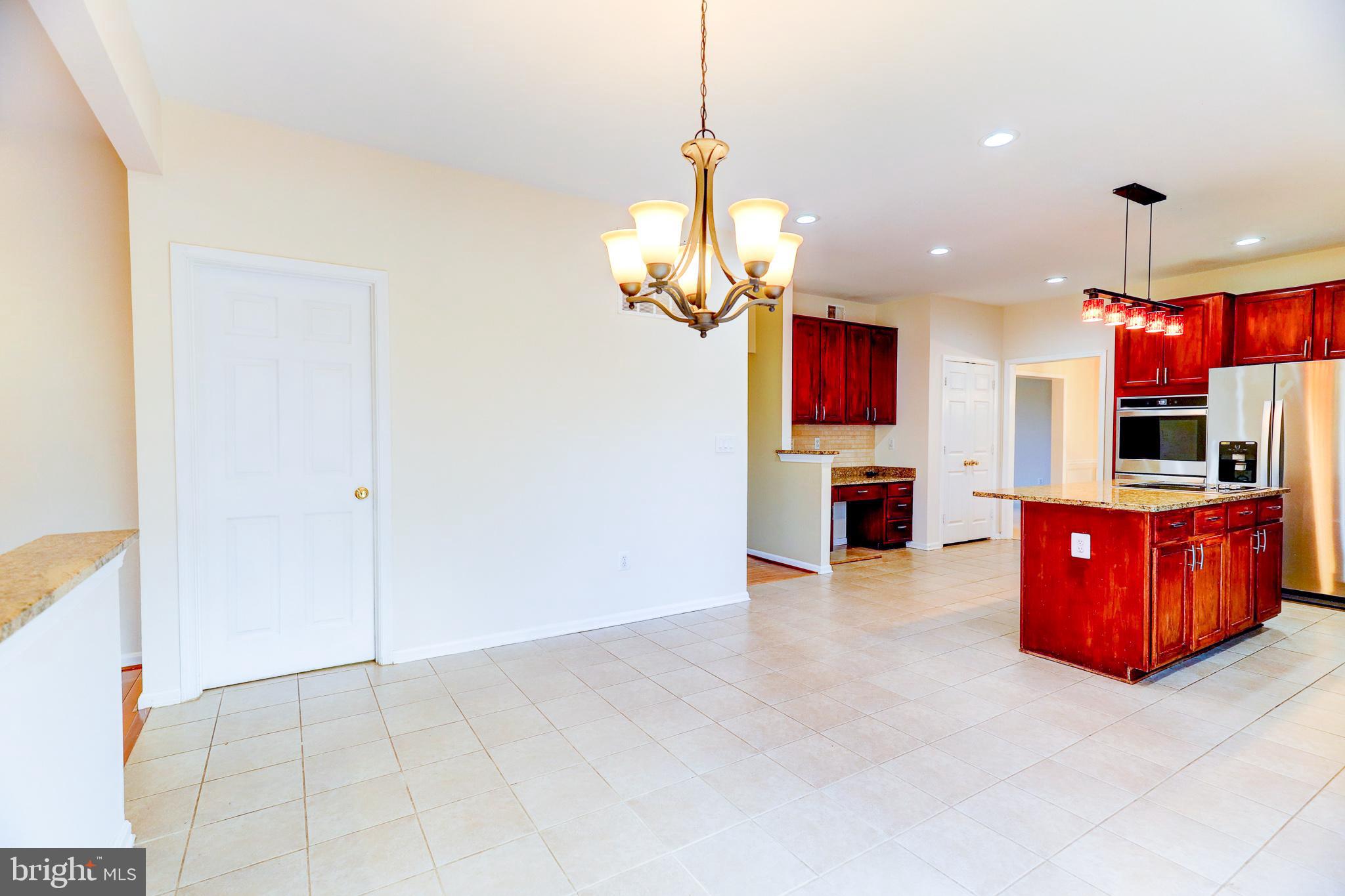 BLOOMS CROSSING - Residential