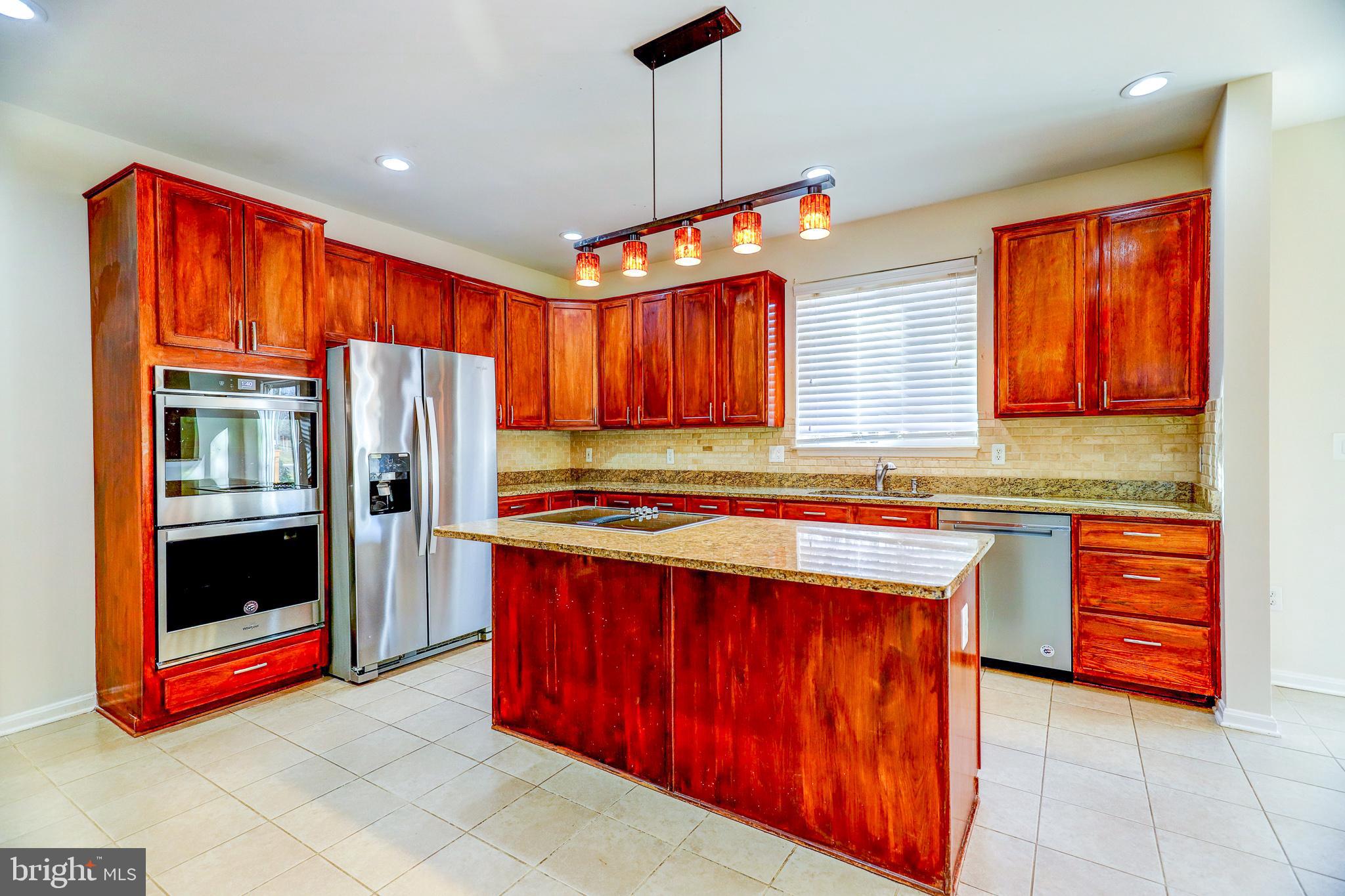 BLOOMS CROSSING - Residential