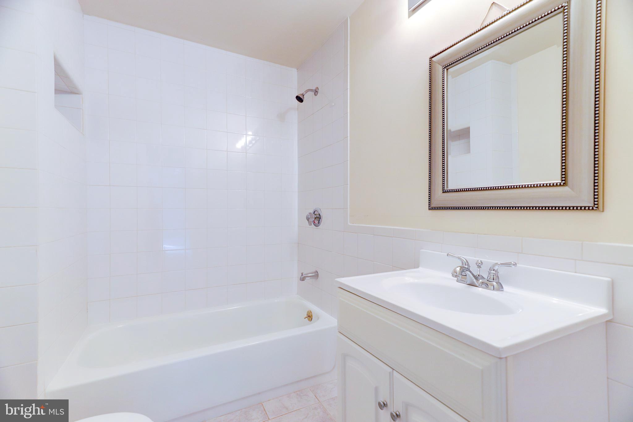 BLOOMS CROSSING - Residential