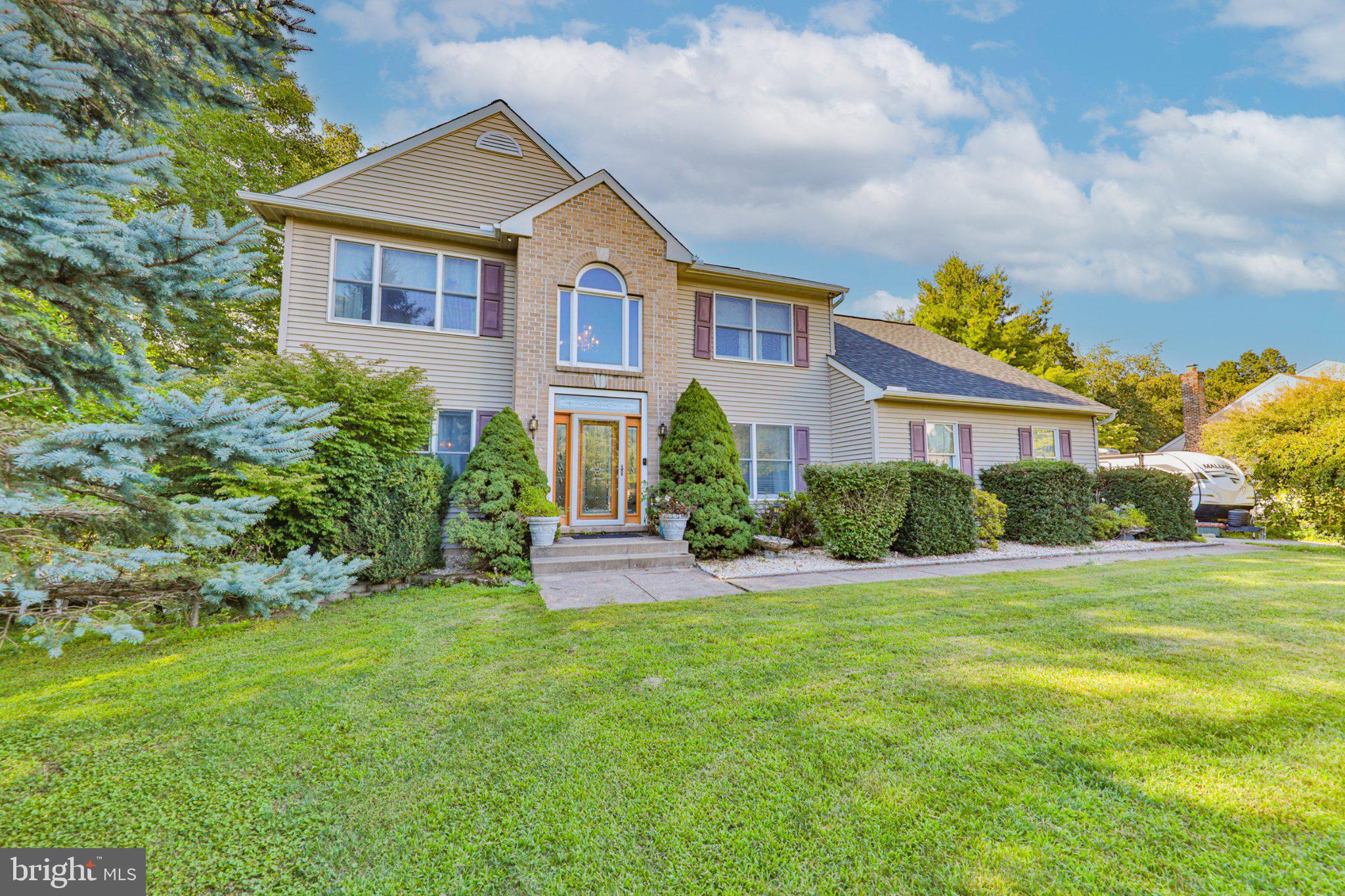 4132 CREST DRIVE