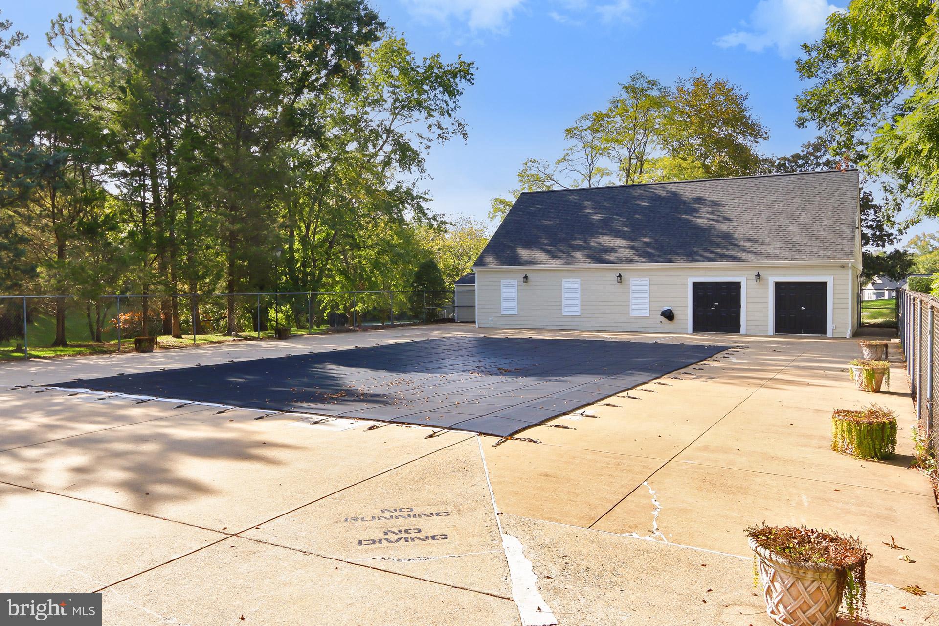 PONDS AT CENTREVILLE - Residential