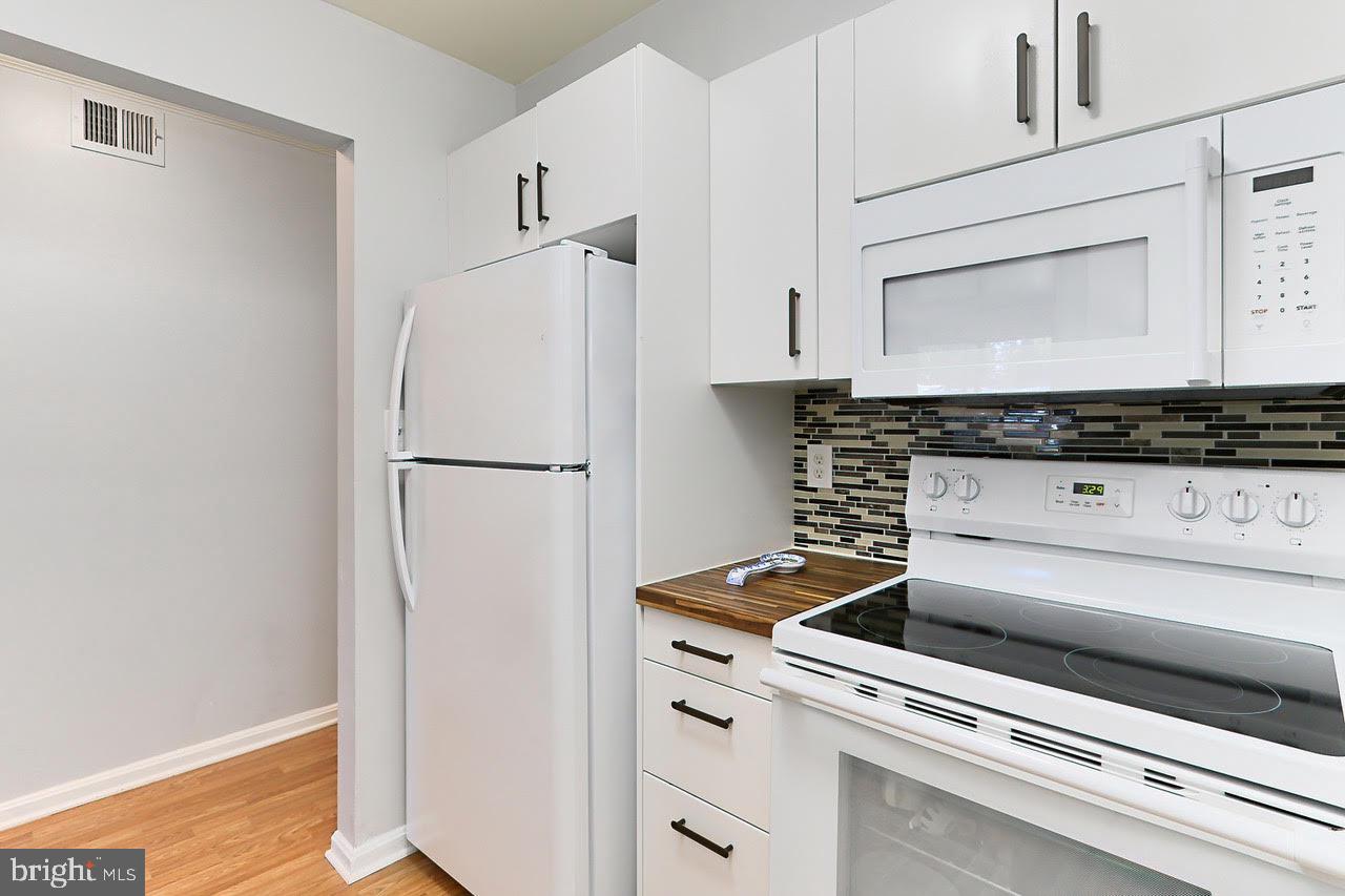 PONDS AT CENTREVILLE - Residential