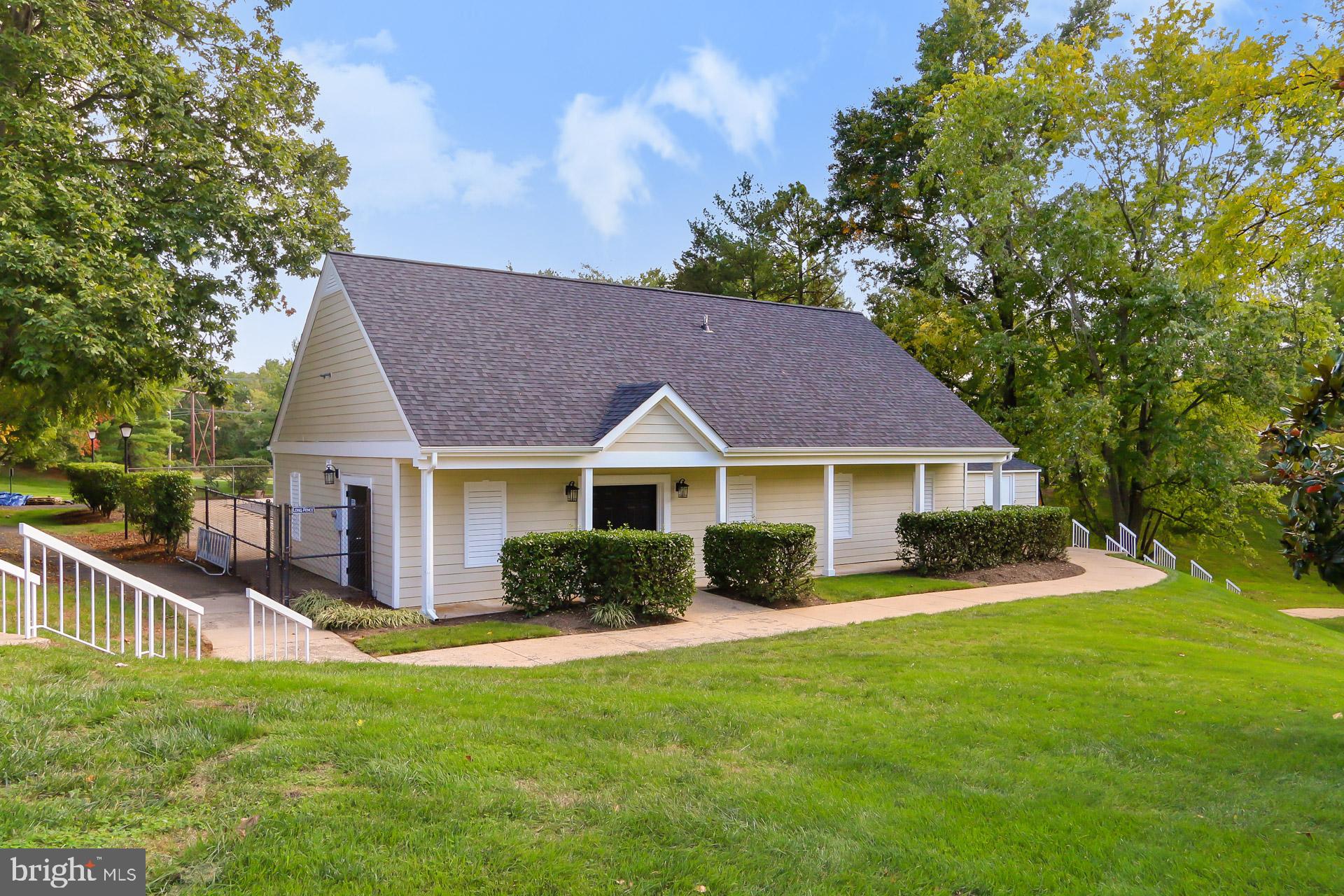 PONDS AT CENTREVILLE - Residential