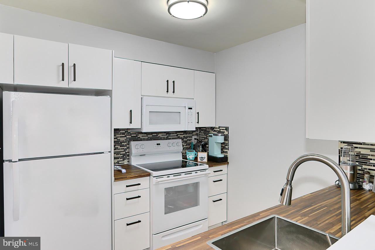 PONDS AT CENTREVILLE - Residential