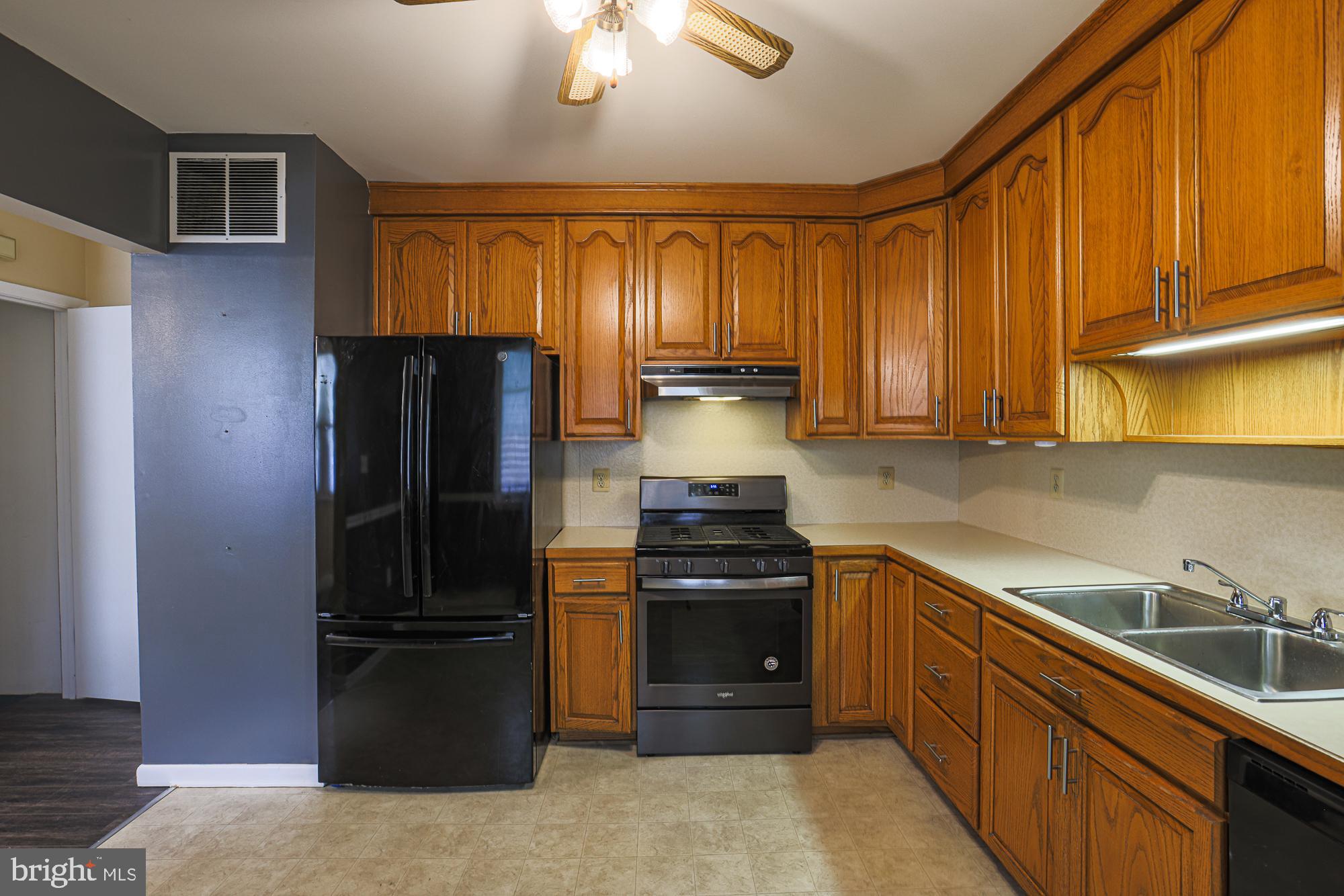 FAIRLAWN - Residential