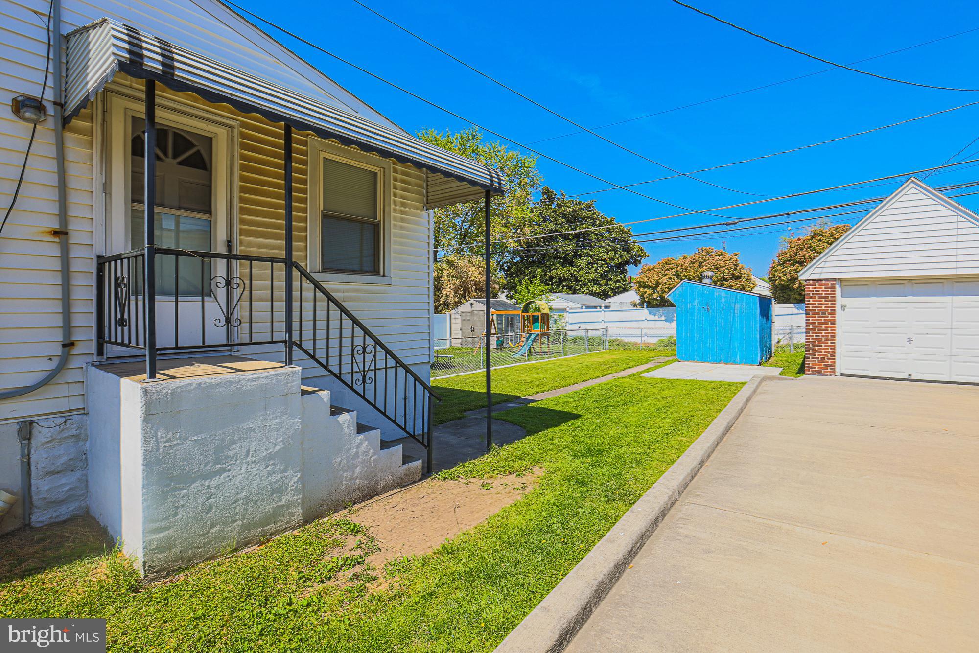 FAIRLAWN - Residential