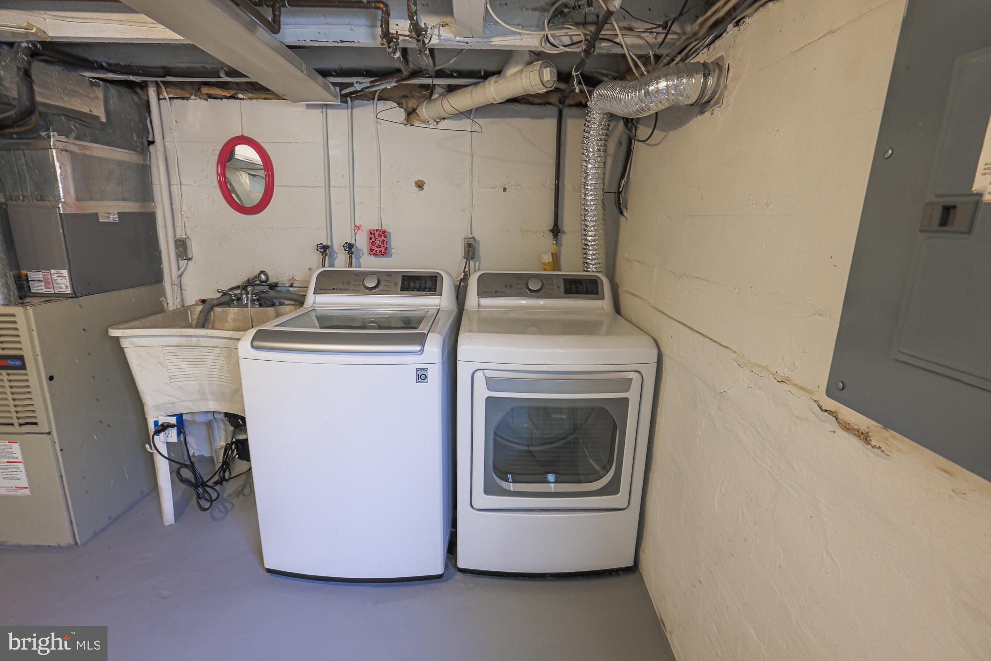 FAIRLAWN - Residential