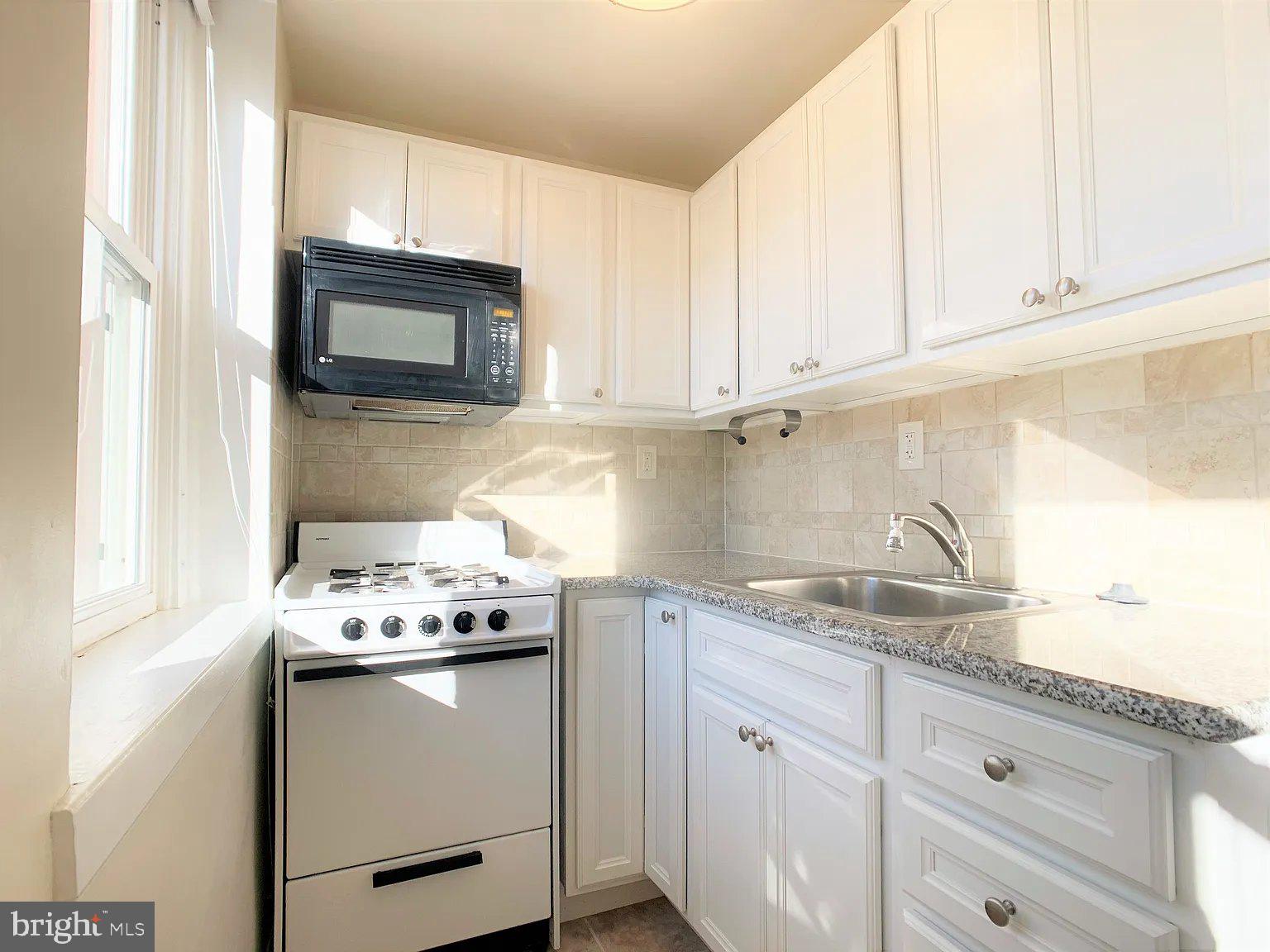 1510 FAIRMOUNT AVENUE UNIT 3R