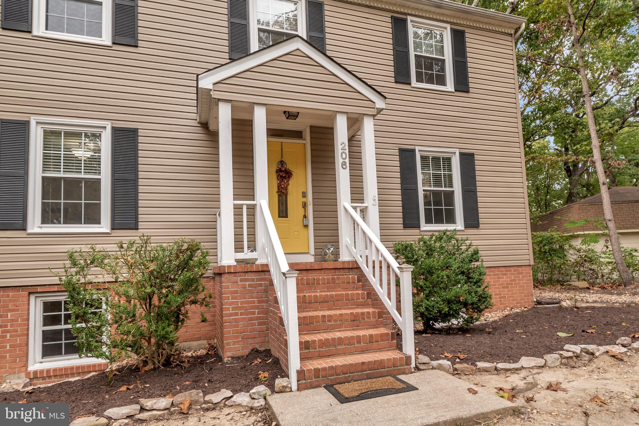 LEE'S HEADQUARTERS - Residential