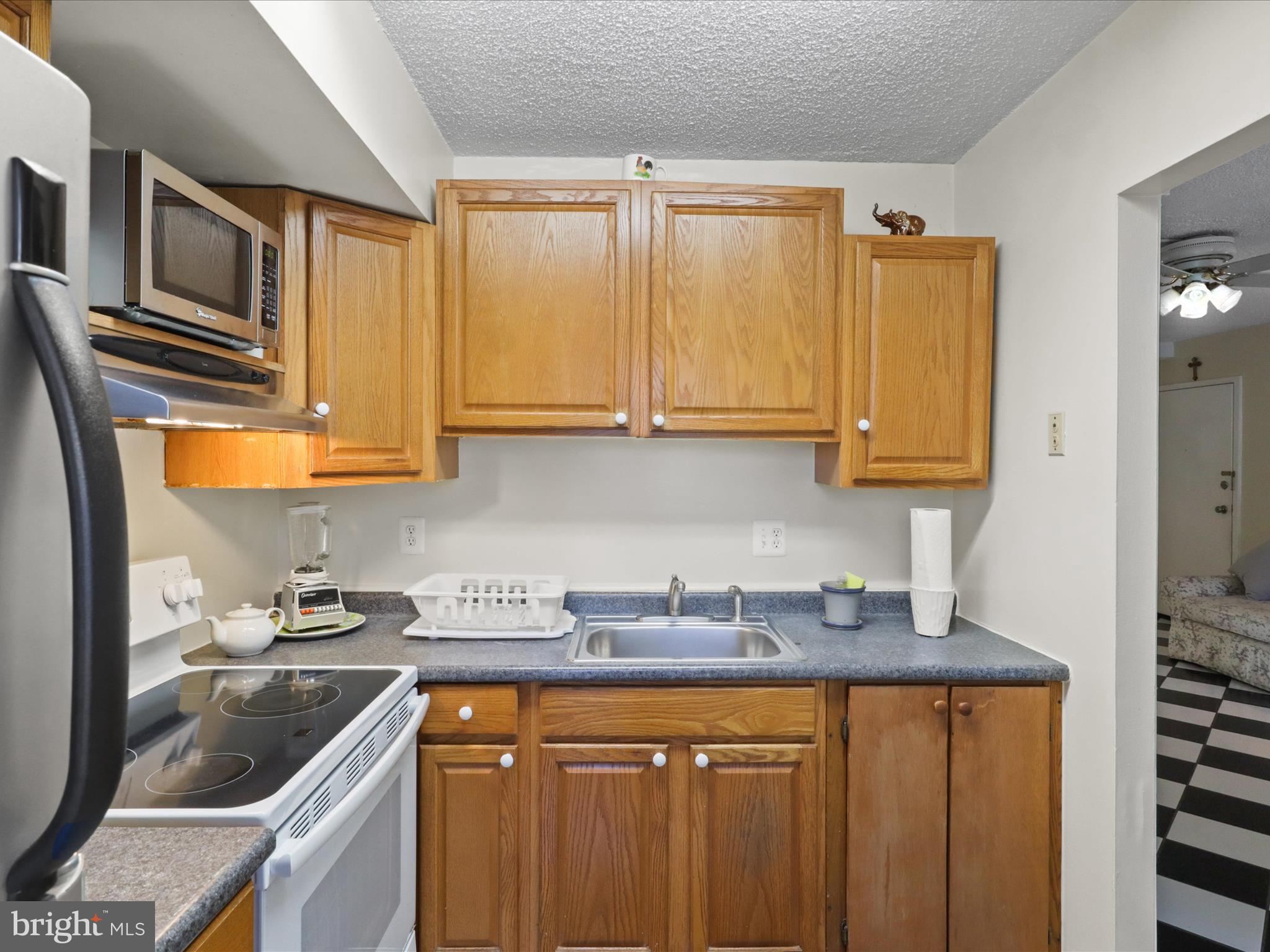 8607 VILLAGE WAY D 07/8607D