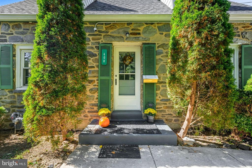 Photo of 400 Witley Road, WYNNEWOOD, PA 19096 (MLS # PAMC2159074)