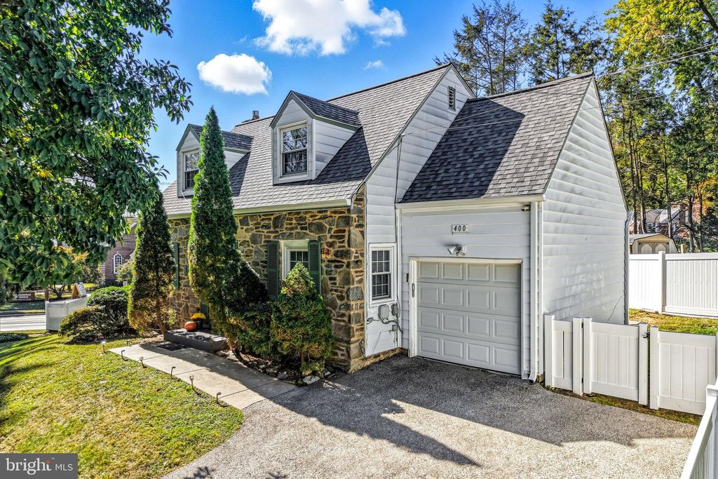 Photo of 400 Witley Road, WYNNEWOOD, PA 19096 (MLS # PAMC2159074)