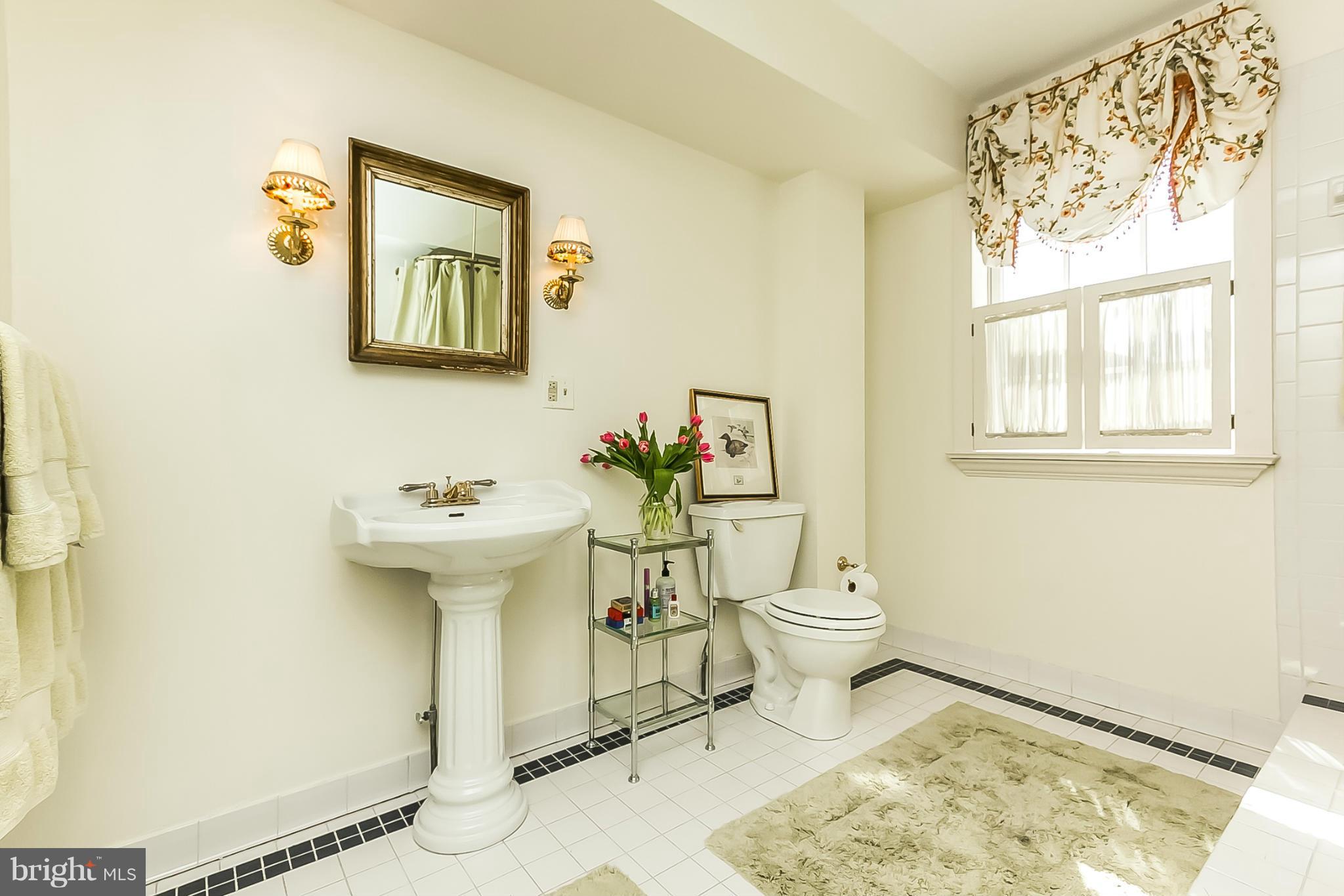 FEDERAL HILL HISTORIC DISTRICT - Residential Lease