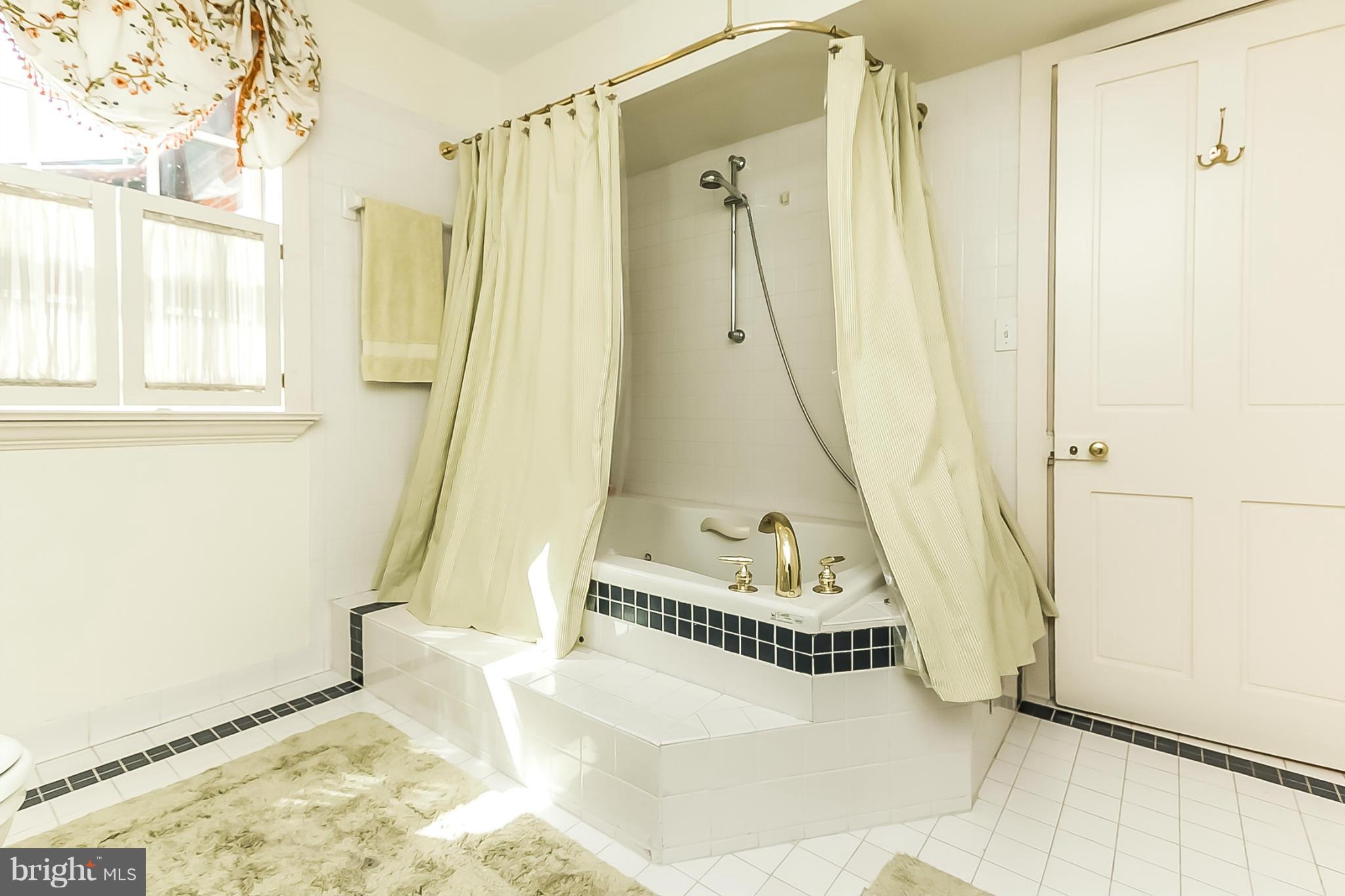 FEDERAL HILL HISTORIC DISTRICT - Residential Lease