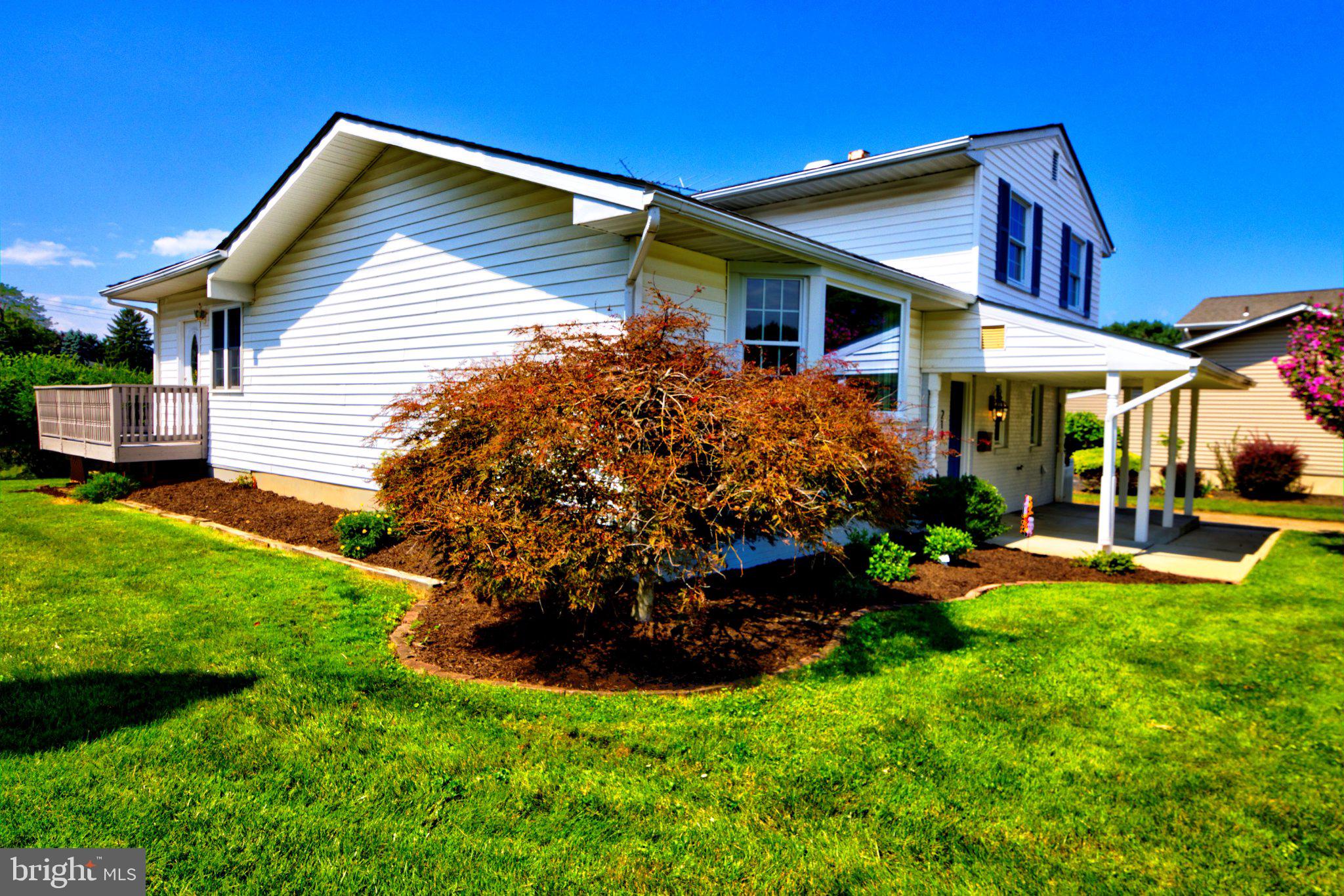 214 BRACKENWOOD COURT