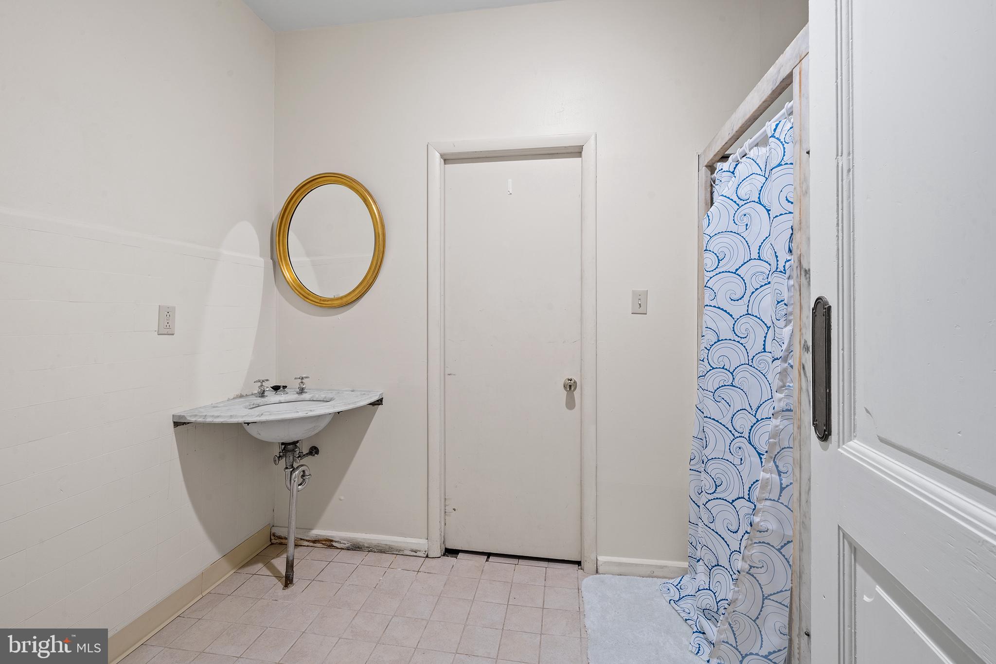 RITTENHOUSE SQUARE - Residential Lease