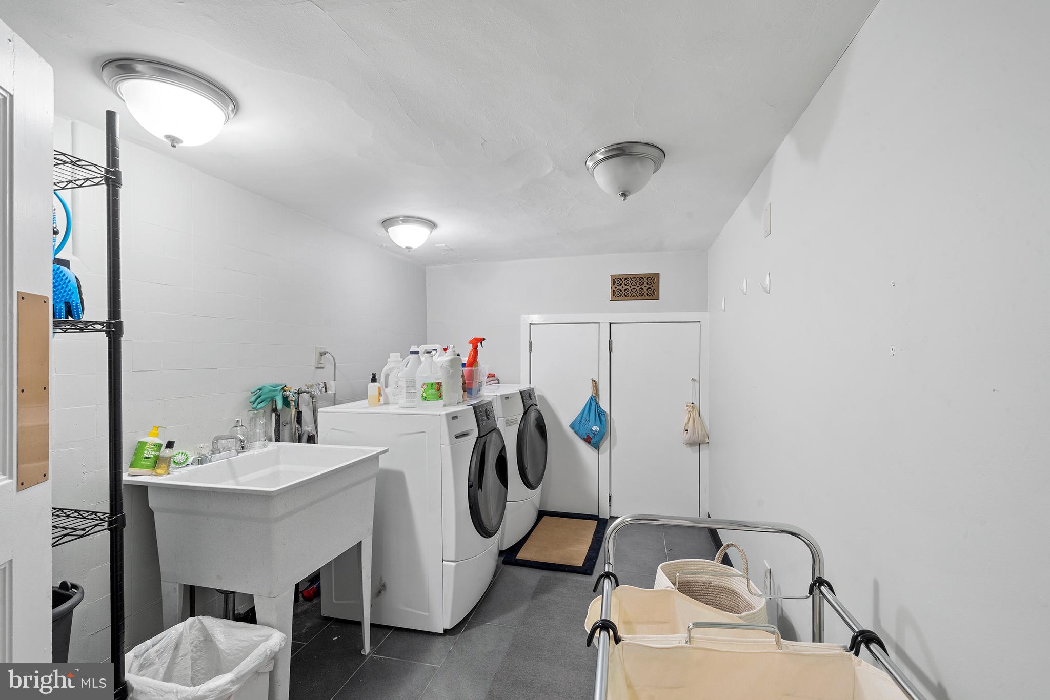 RITTENHOUSE SQUARE - Residential Lease