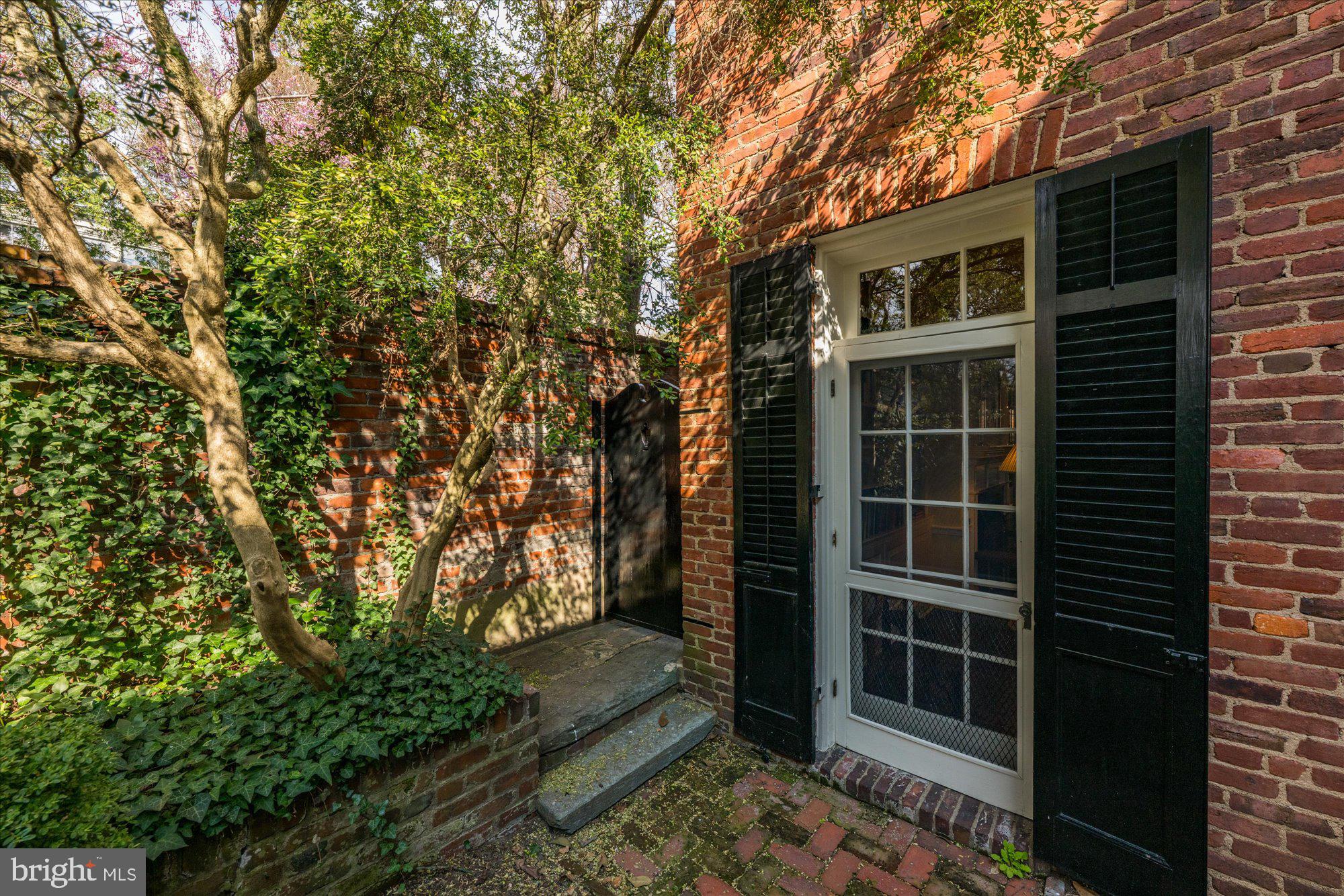 GEORGETOWN - Residential