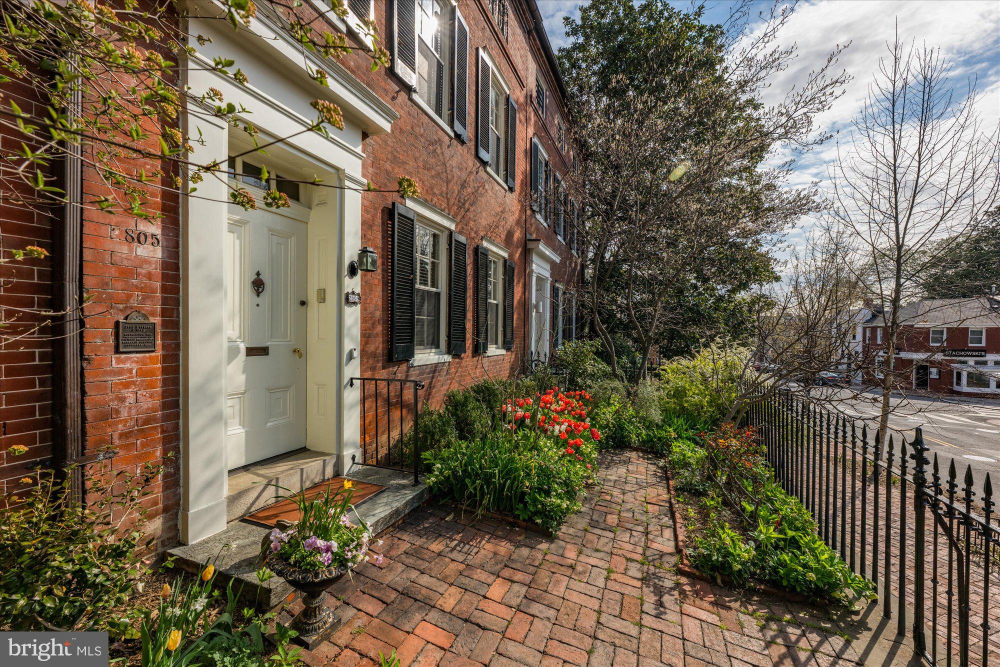 GEORGETOWN - Residential