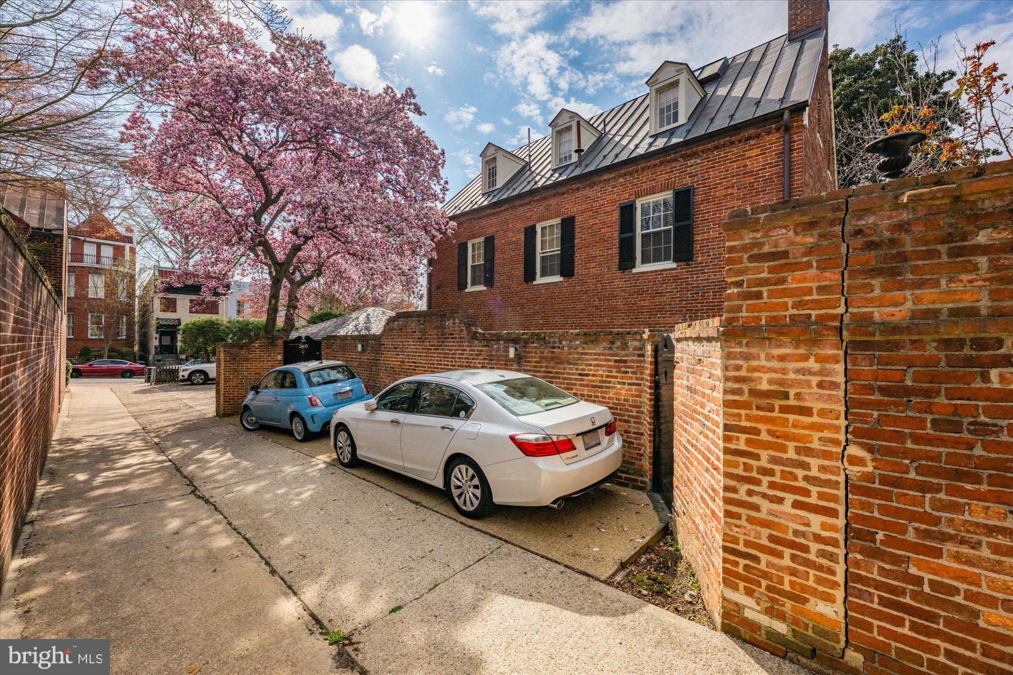 GEORGETOWN - Residential