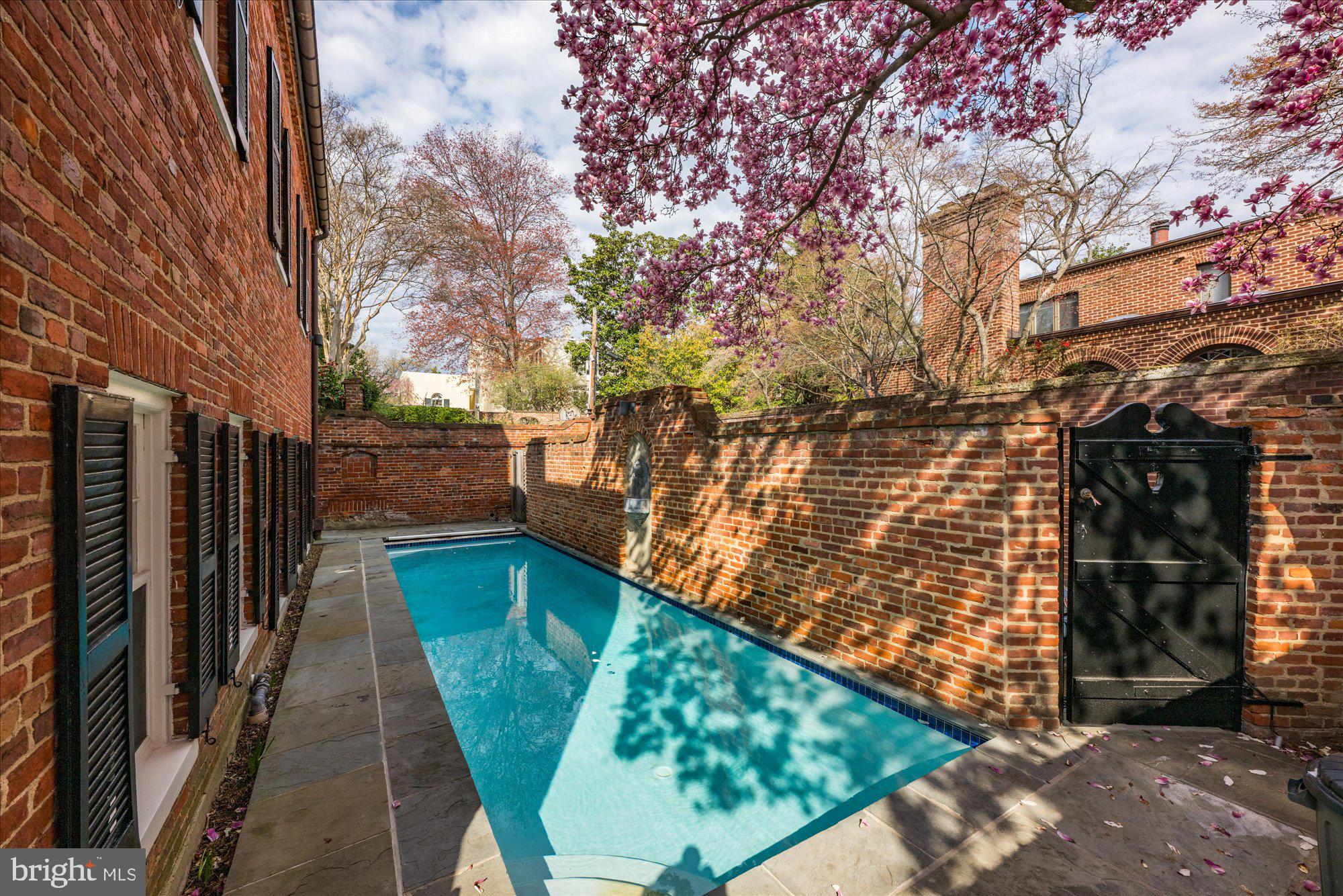 GEORGETOWN - Residential