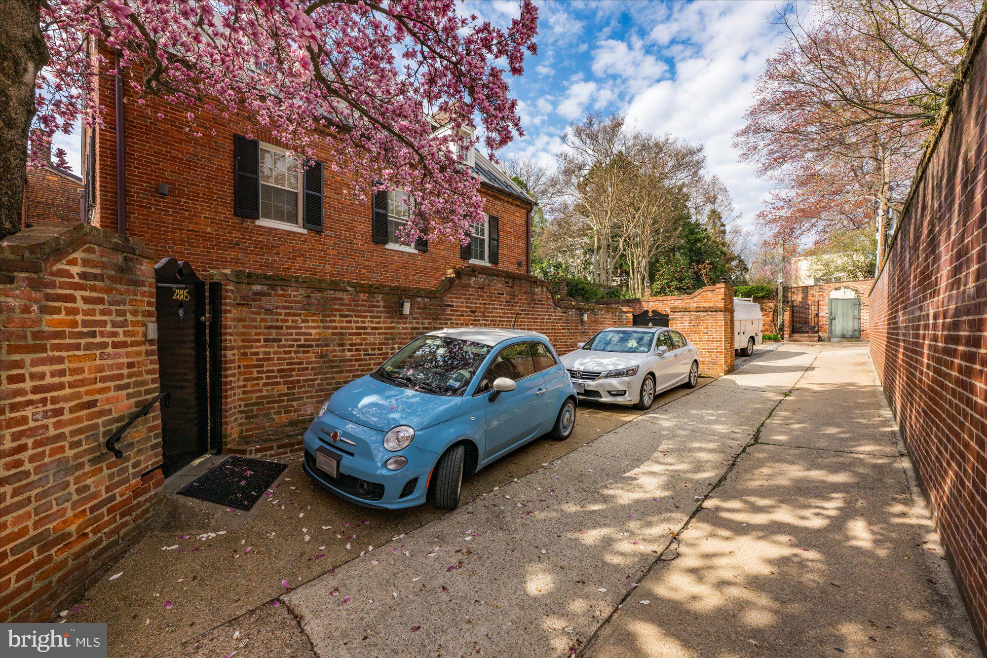 GEORGETOWN - Residential