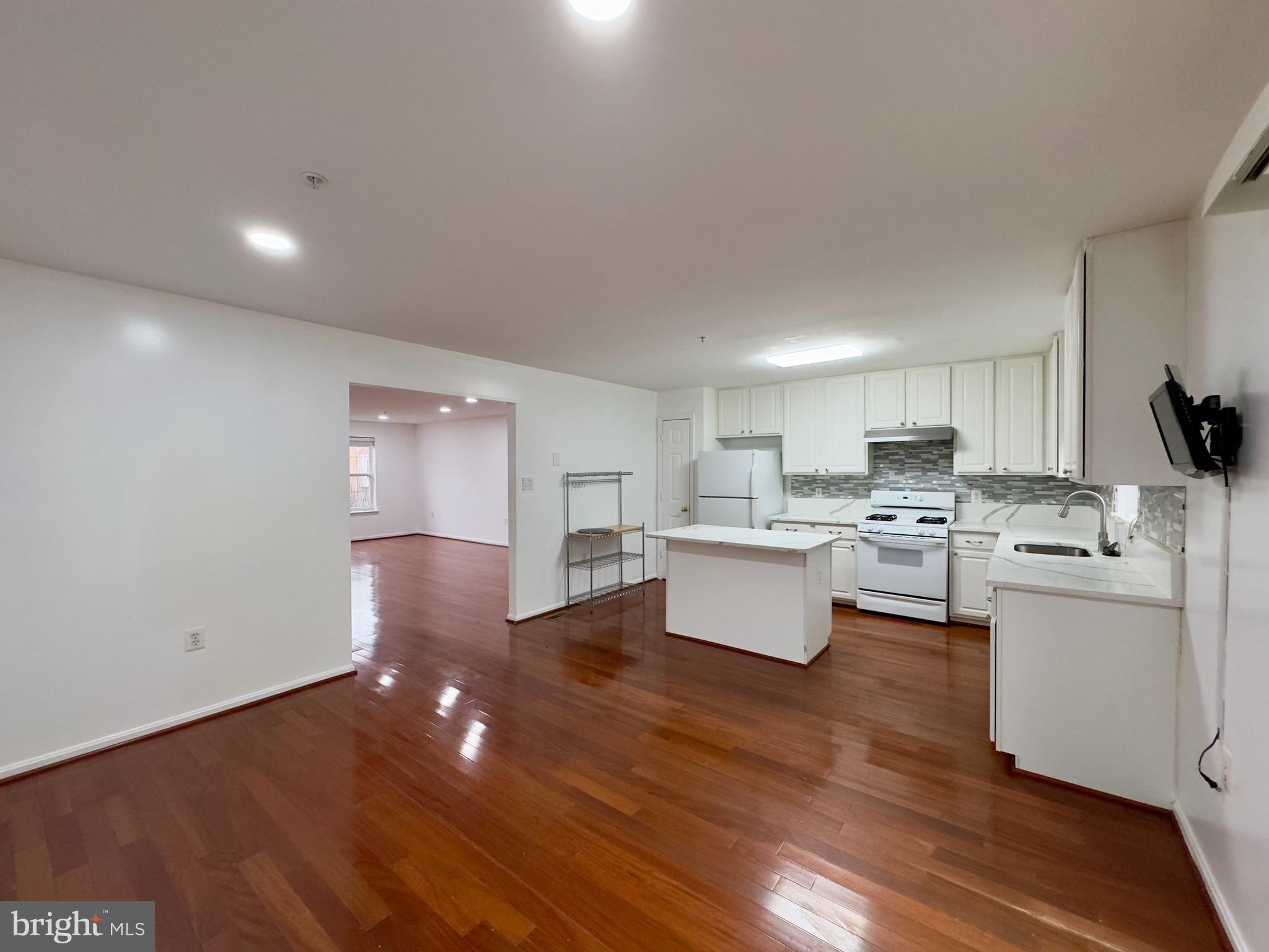 OWINGS MILLS - Residential Lease