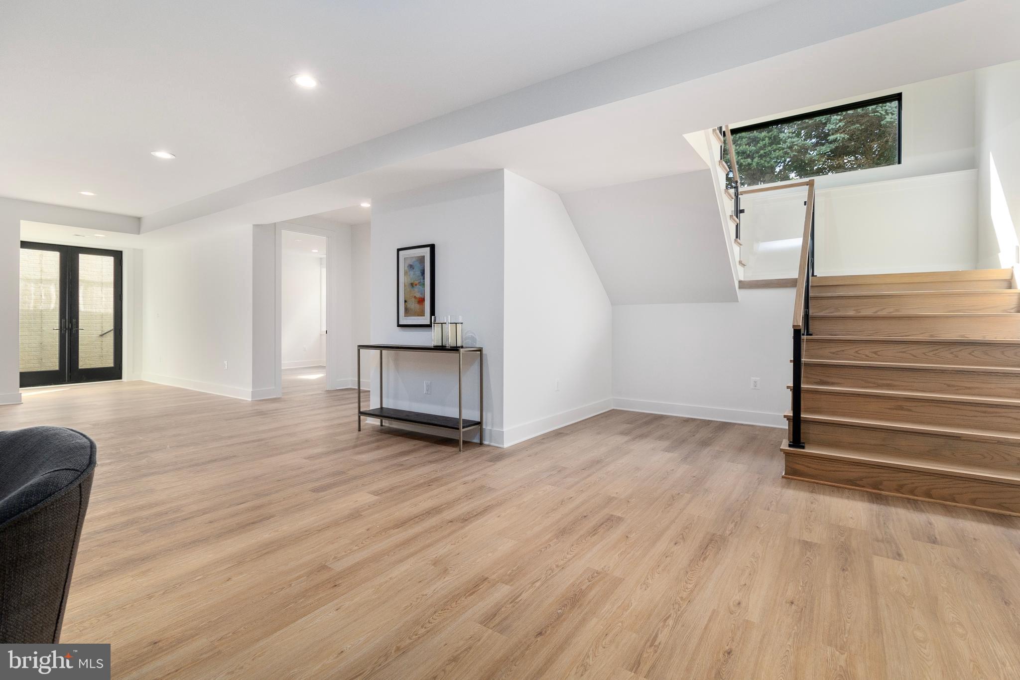 BROYHILLS MCLEAN ESTATES - Residential