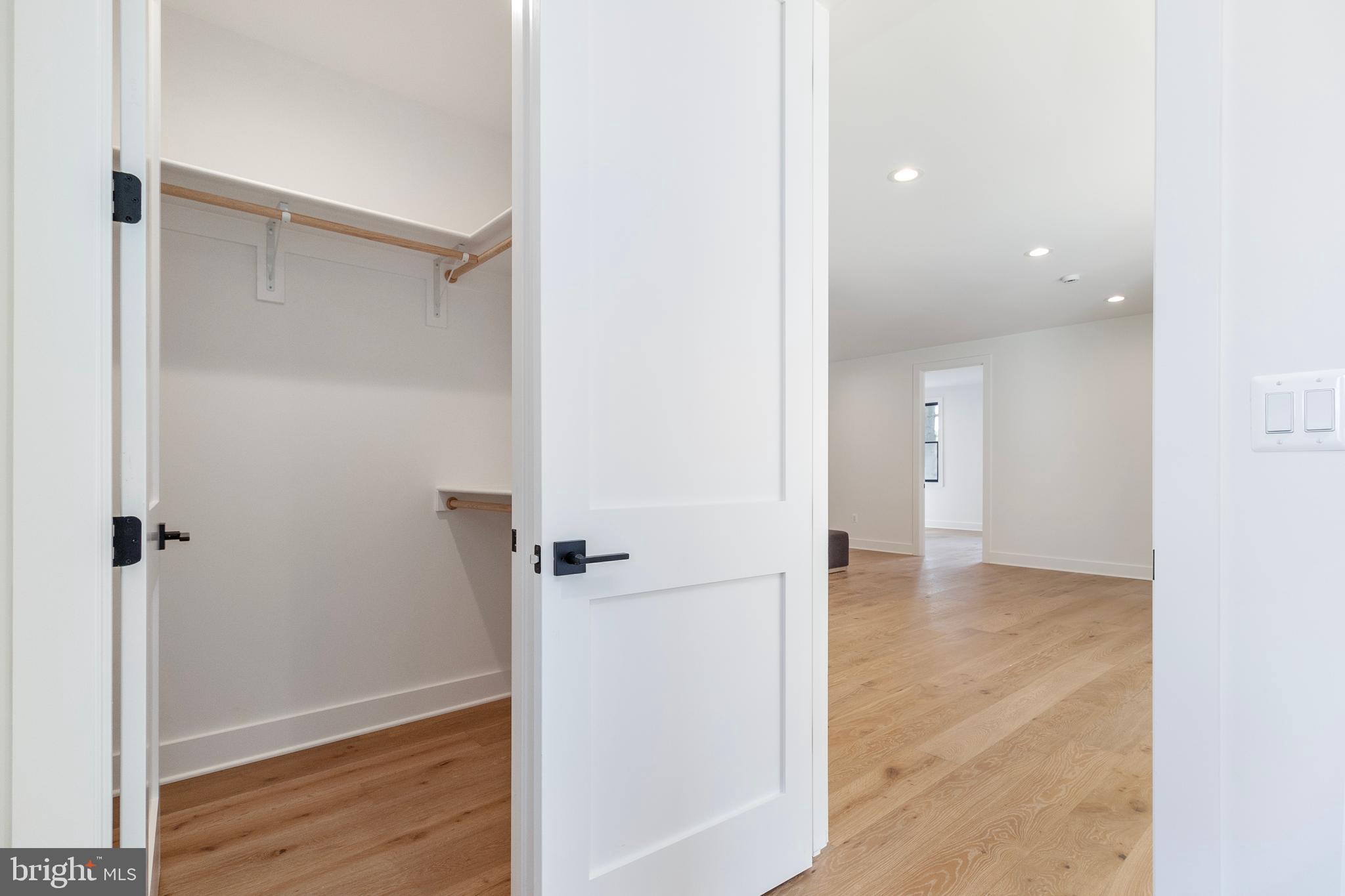 BROYHILLS MCLEAN ESTATES - Residential