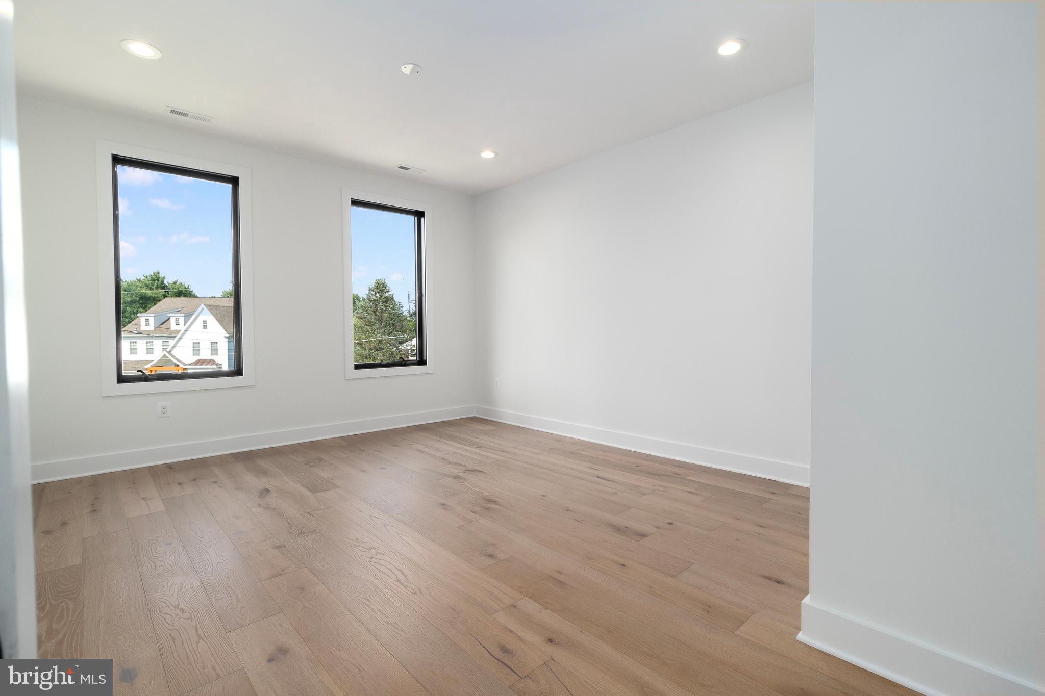 BROYHILLS MCLEAN ESTATES - Residential