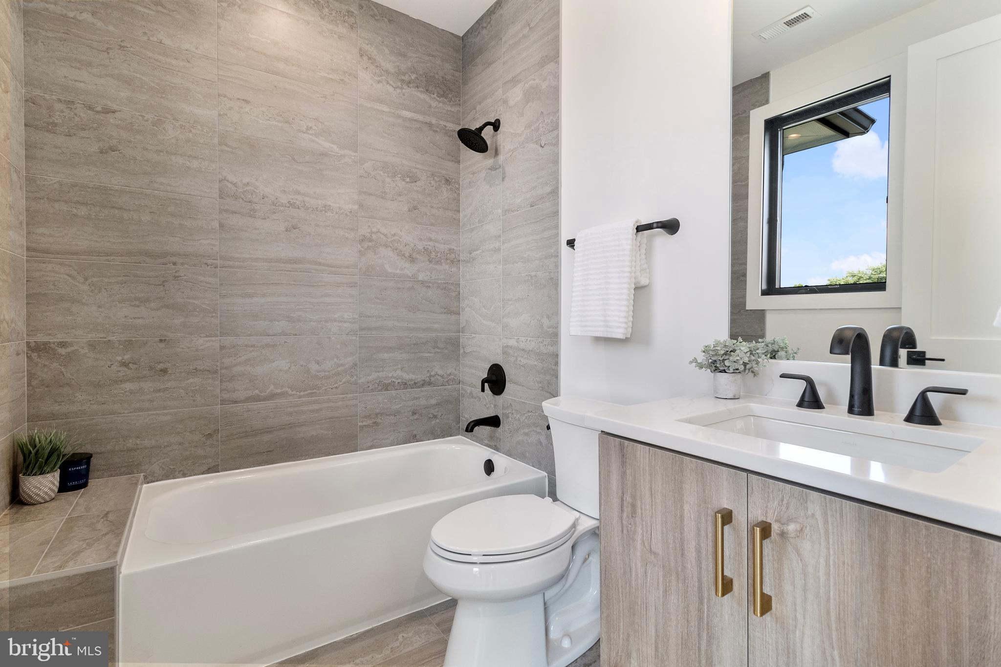 BROYHILLS MCLEAN ESTATES - Residential