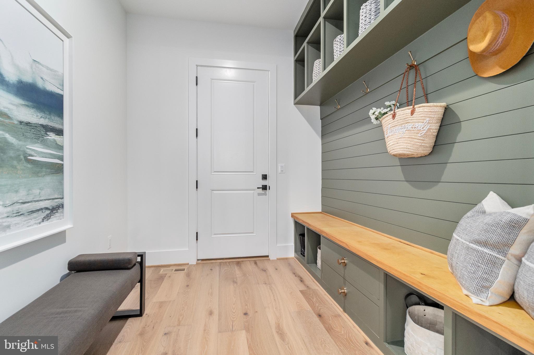 BROYHILLS MCLEAN ESTATES - Residential