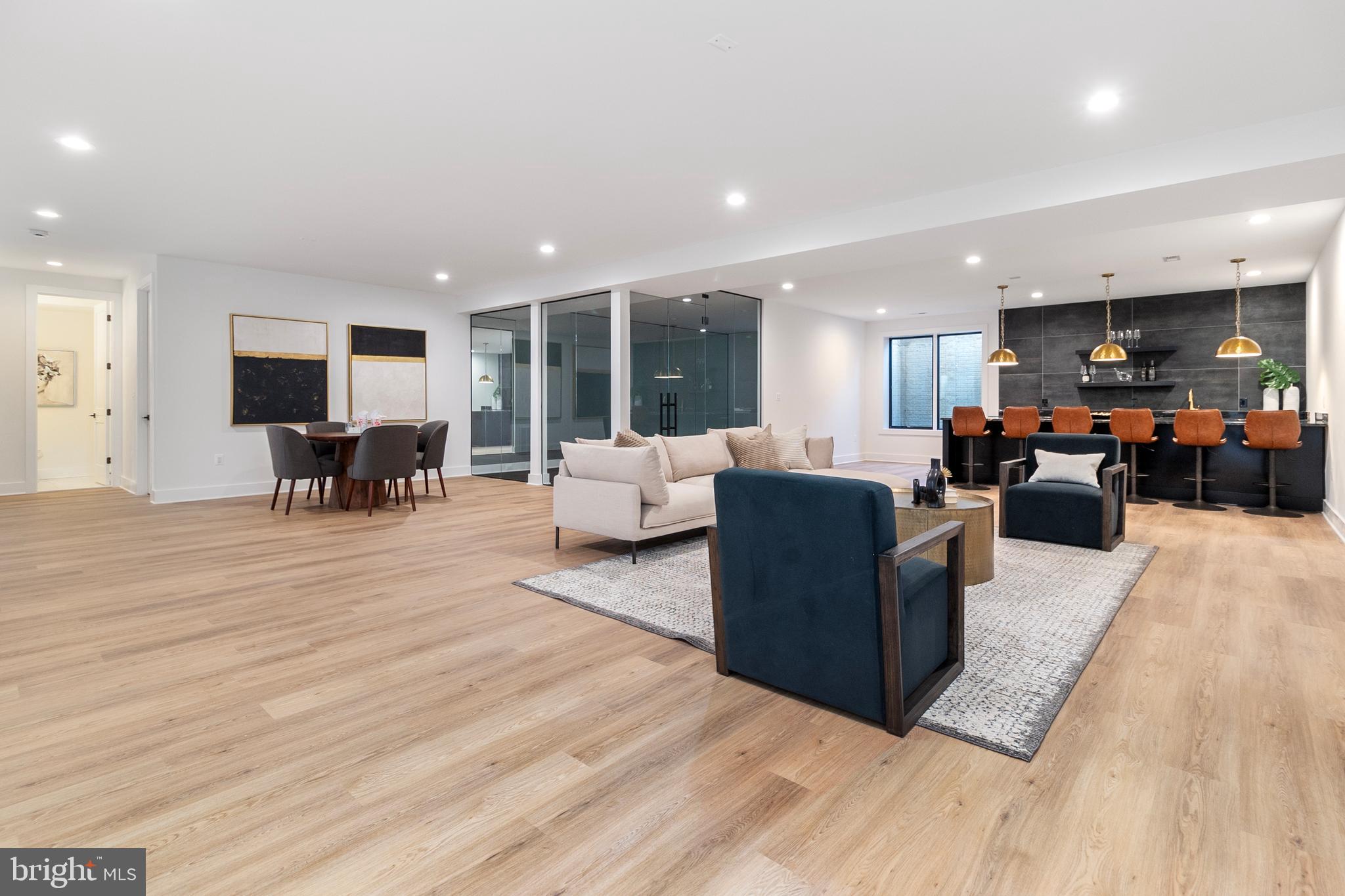 BROYHILLS MCLEAN ESTATES - Residential