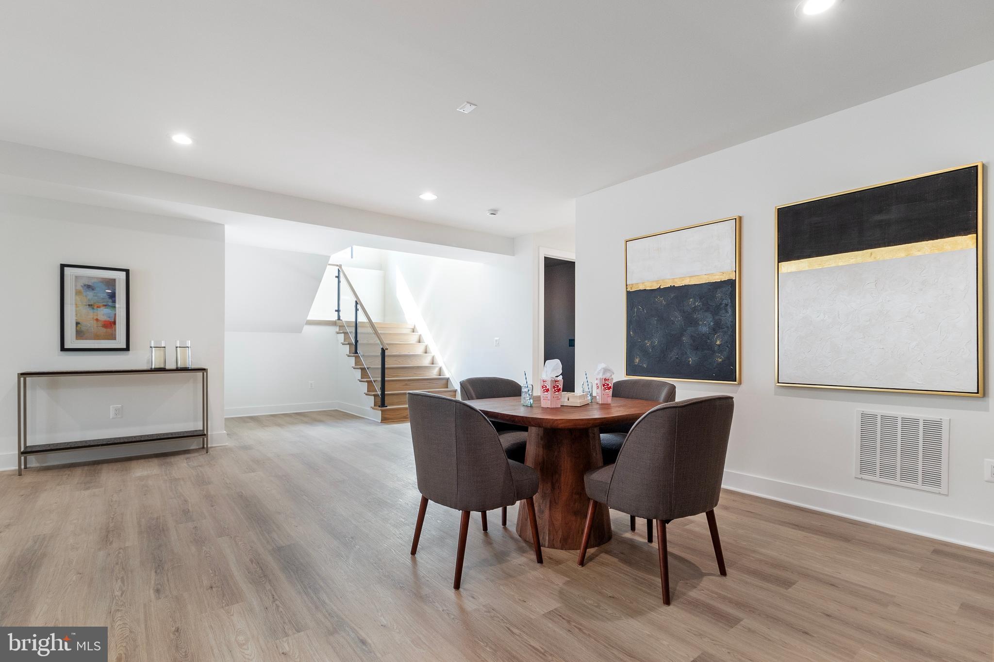 BROYHILLS MCLEAN ESTATES - Residential