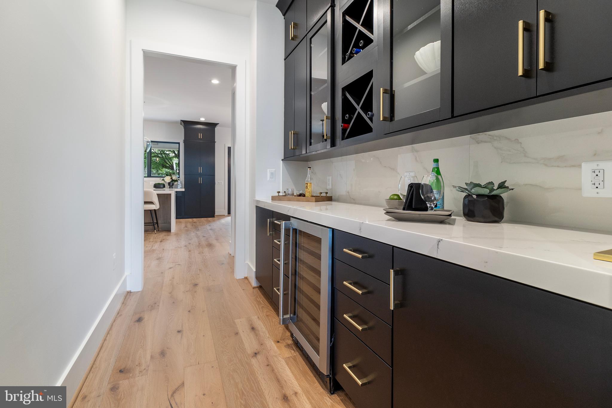 BROYHILLS MCLEAN ESTATES - Residential