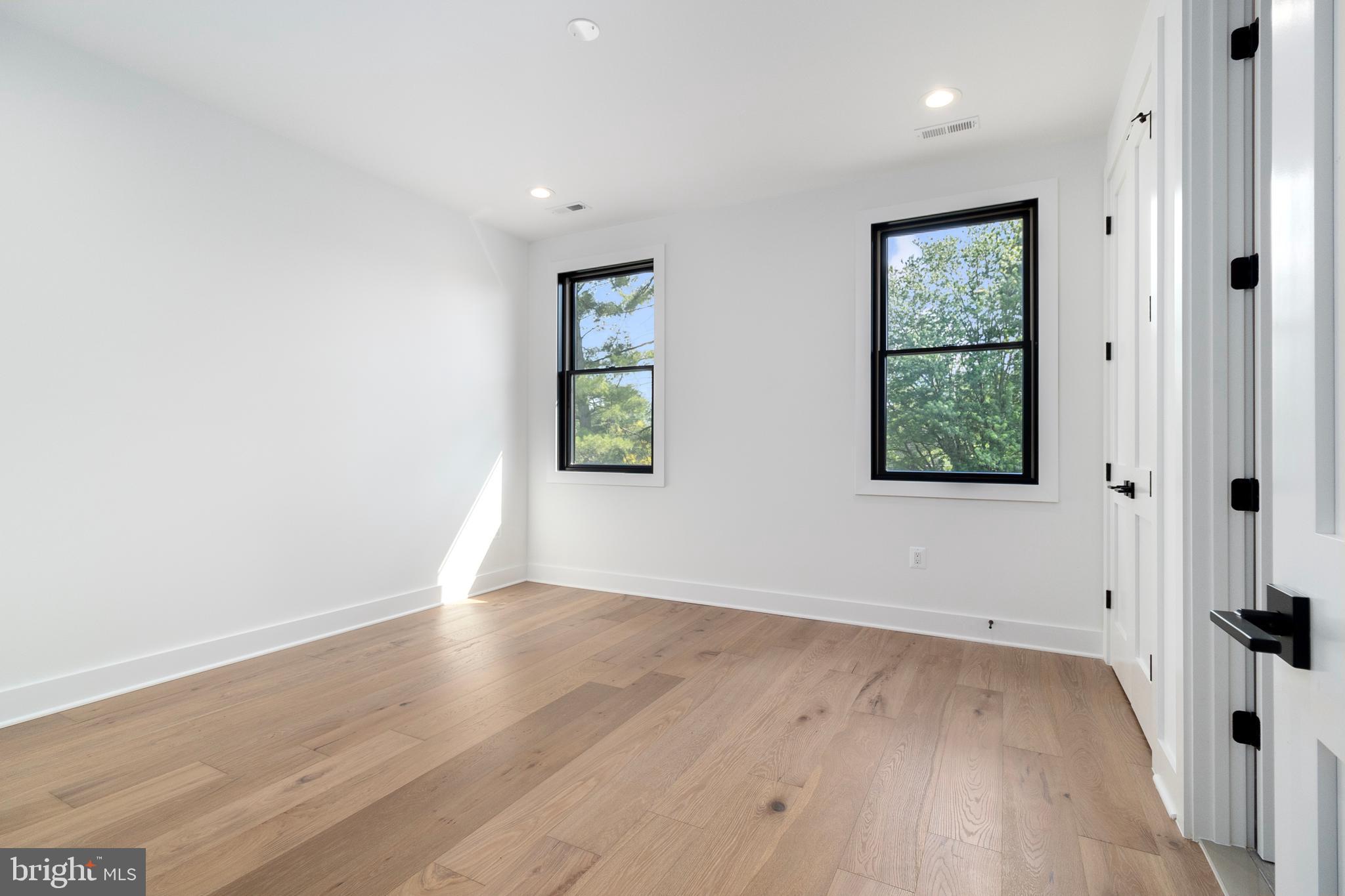 BROYHILLS MCLEAN ESTATES - Residential