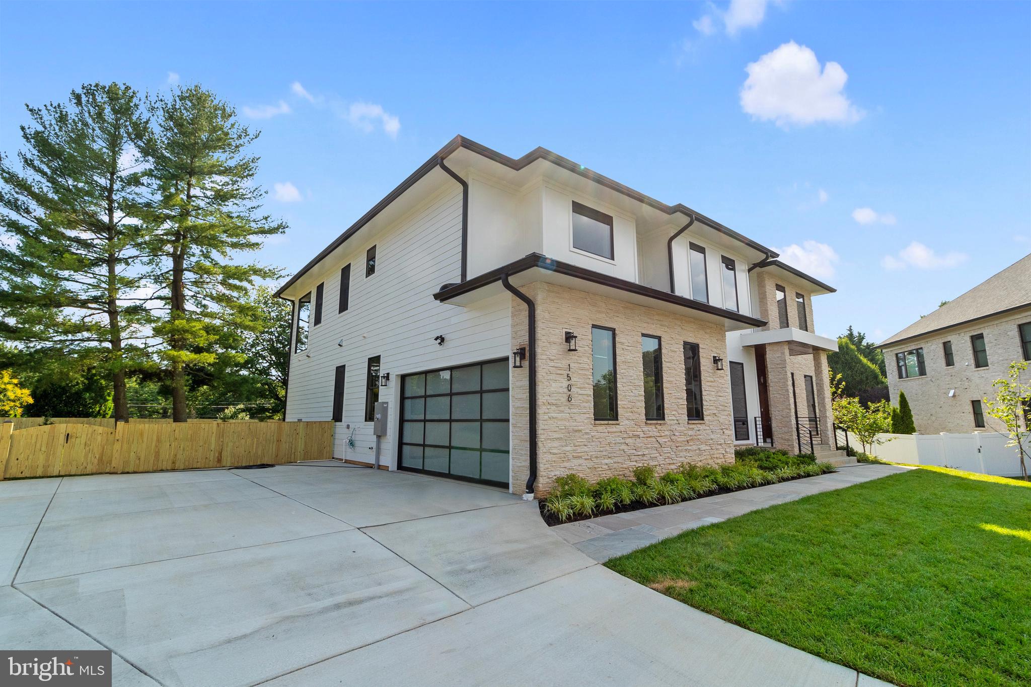 BROYHILLS MCLEAN ESTATES - Residential