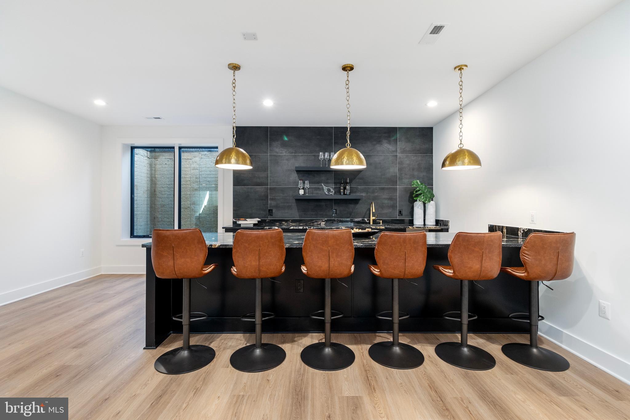 BROYHILLS MCLEAN ESTATES - Residential