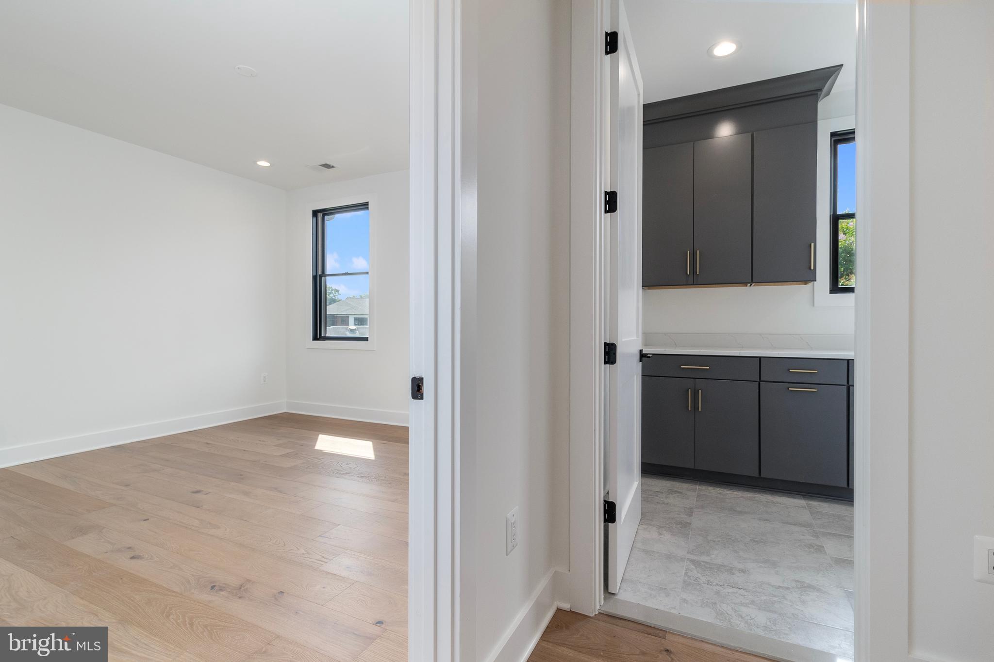 BROYHILLS MCLEAN ESTATES - Residential