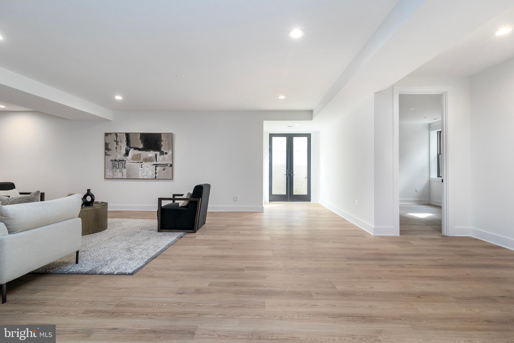 BROYHILLS MCLEAN ESTATES - Residential