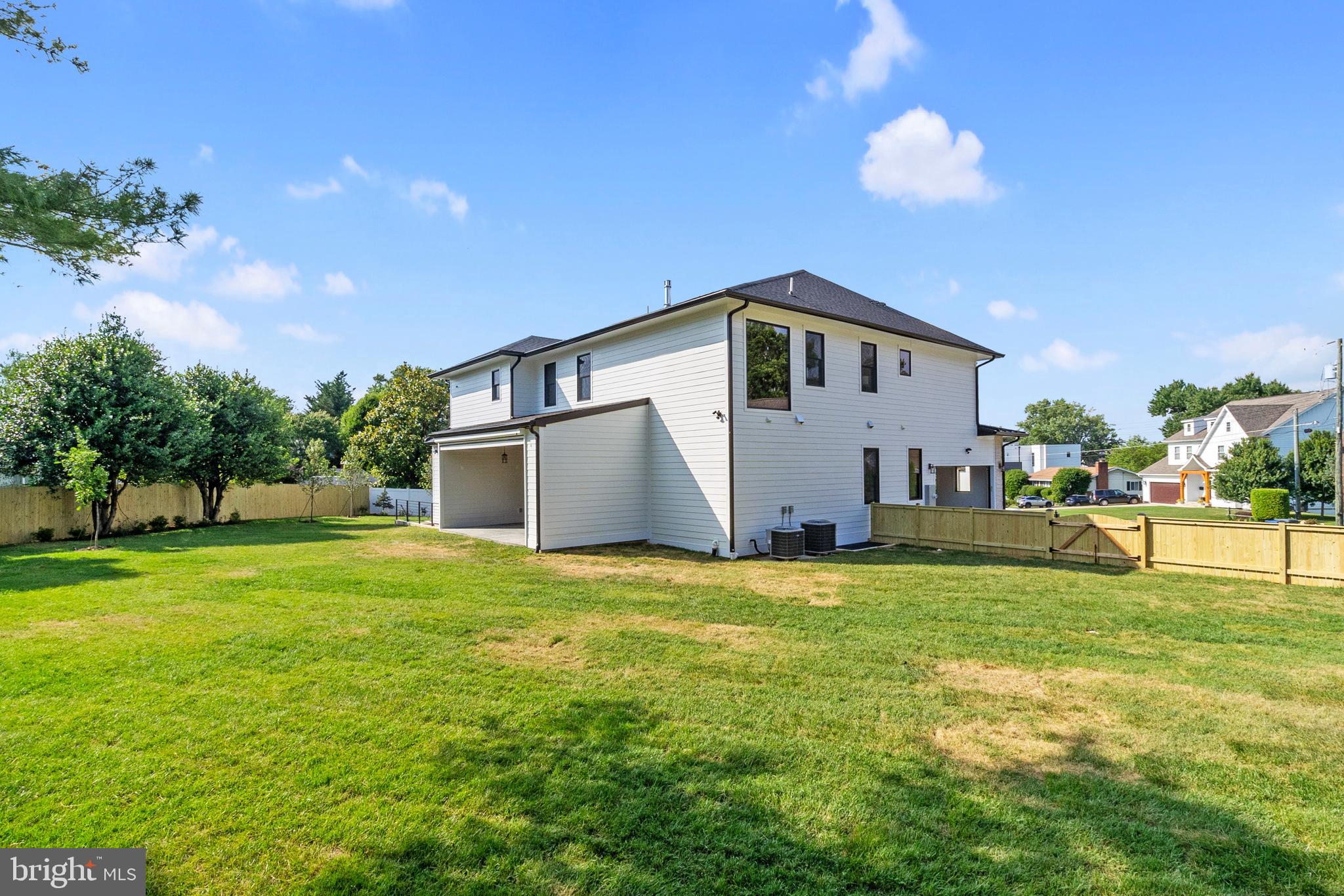 BROYHILLS MCLEAN ESTATES - Residential