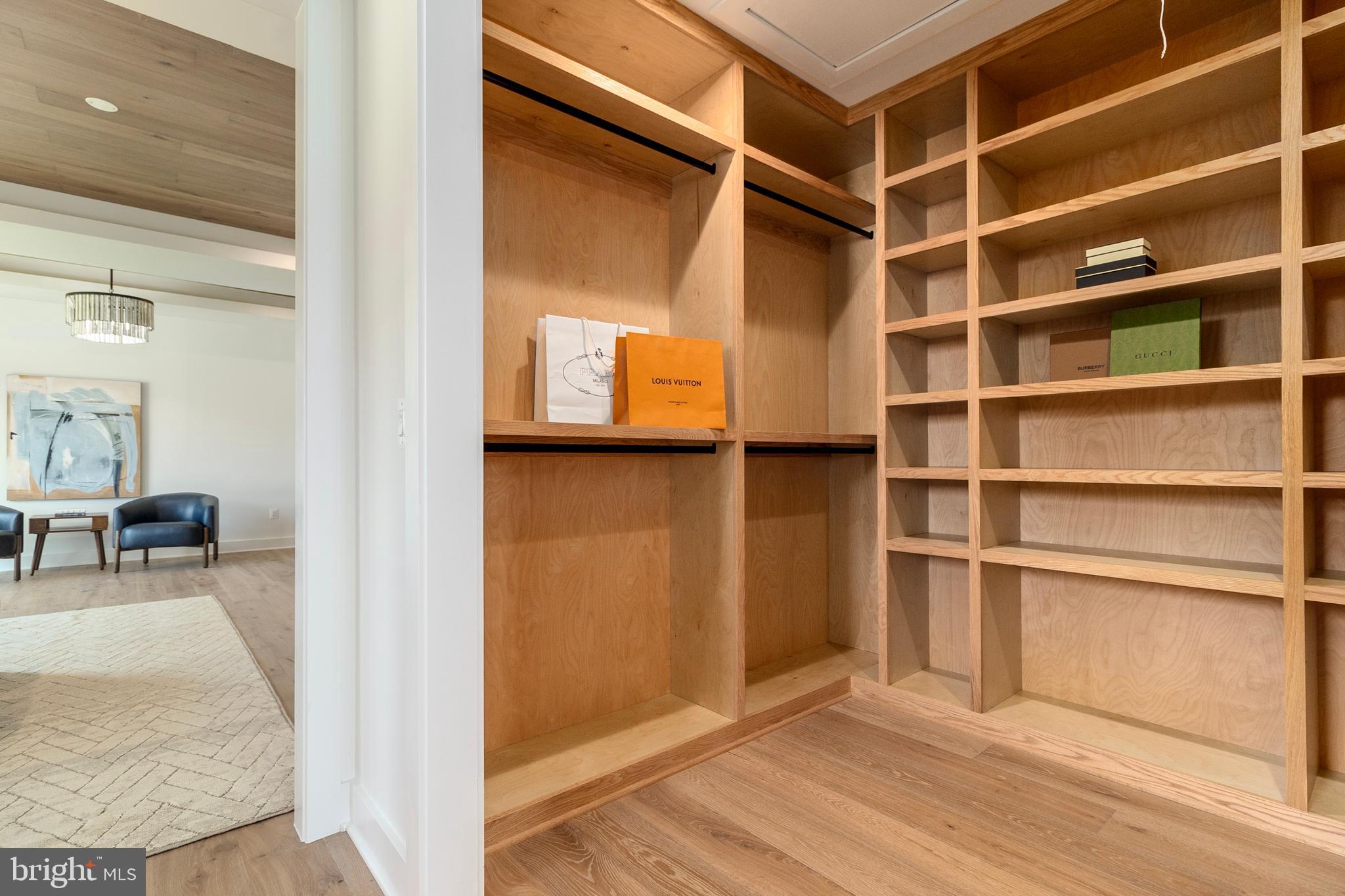 BROYHILLS MCLEAN ESTATES - Residential