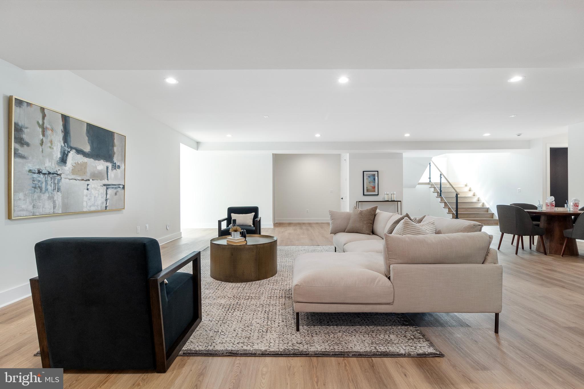 BROYHILLS MCLEAN ESTATES - Residential