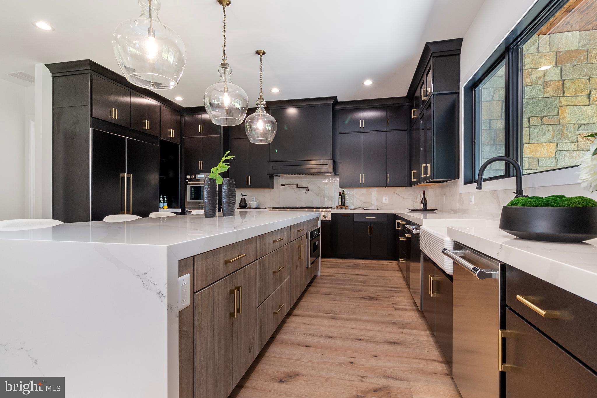 BROYHILLS MCLEAN ESTATES - Residential