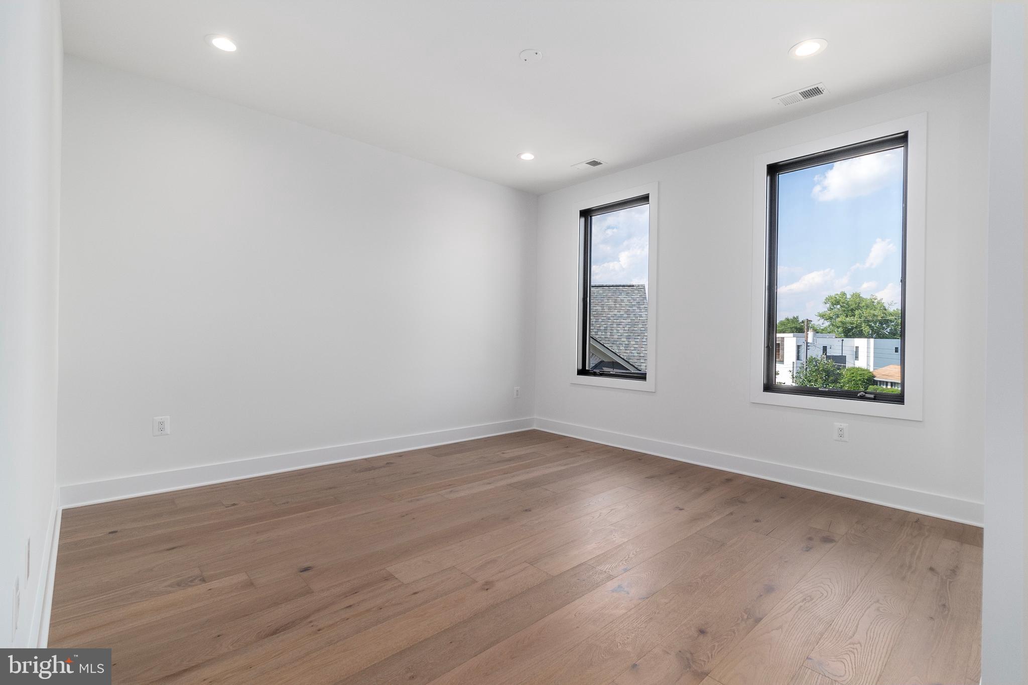 BROYHILLS MCLEAN ESTATES - Residential