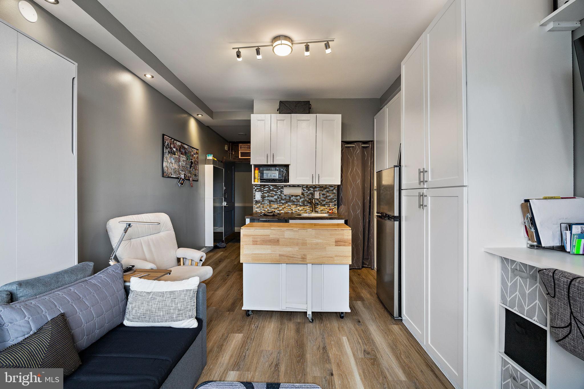 WASHINGTON SQ WEST - Residential