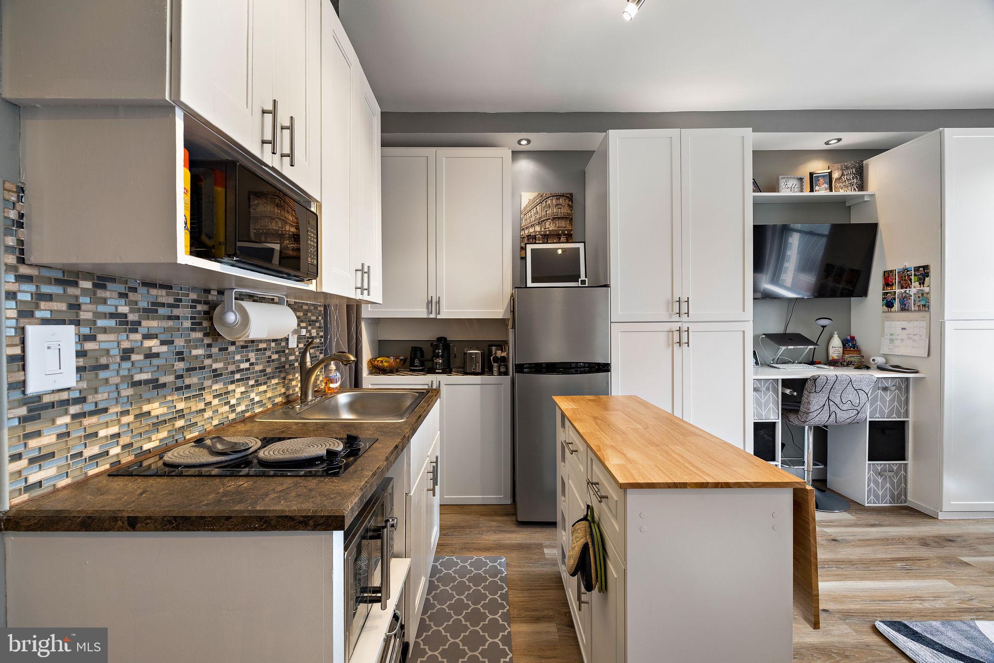 WASHINGTON SQ WEST - Residential