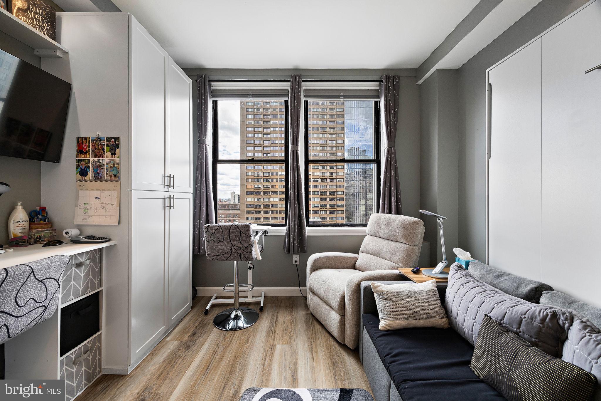 WASHINGTON SQ WEST - Residential